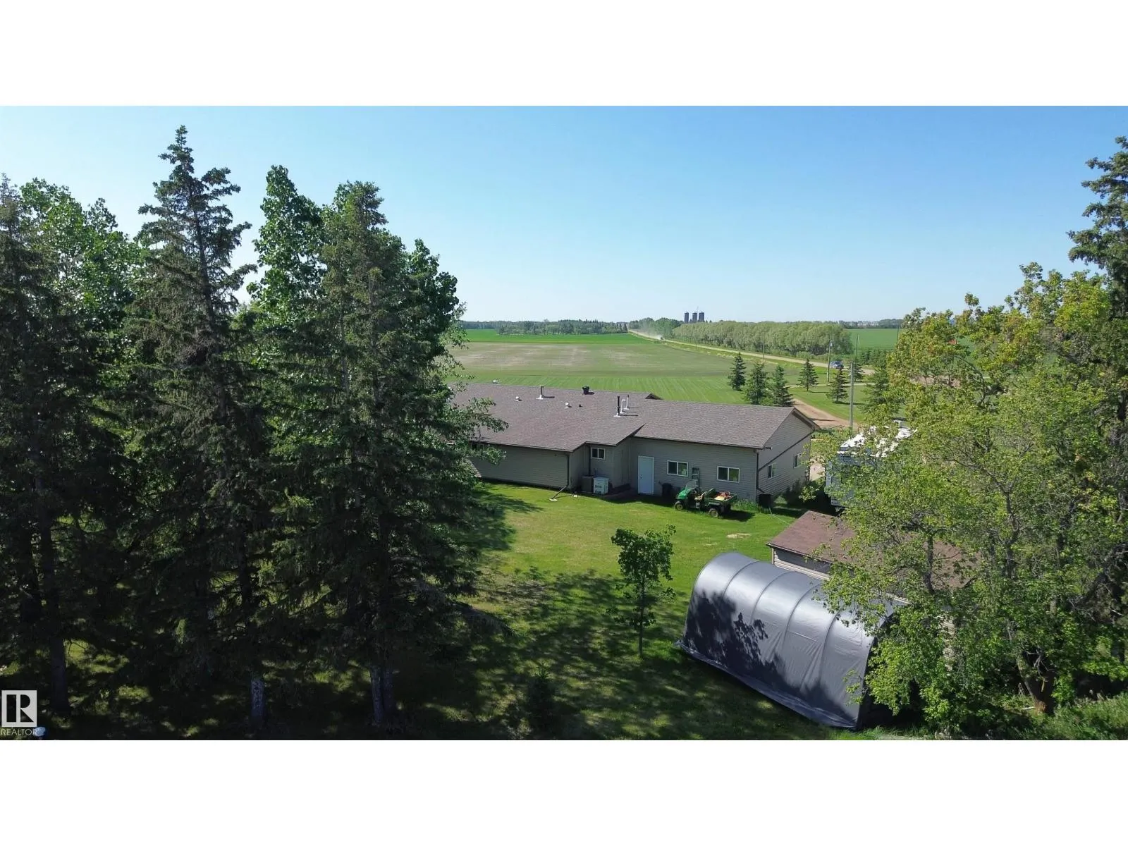 61101 Rge Rd 261