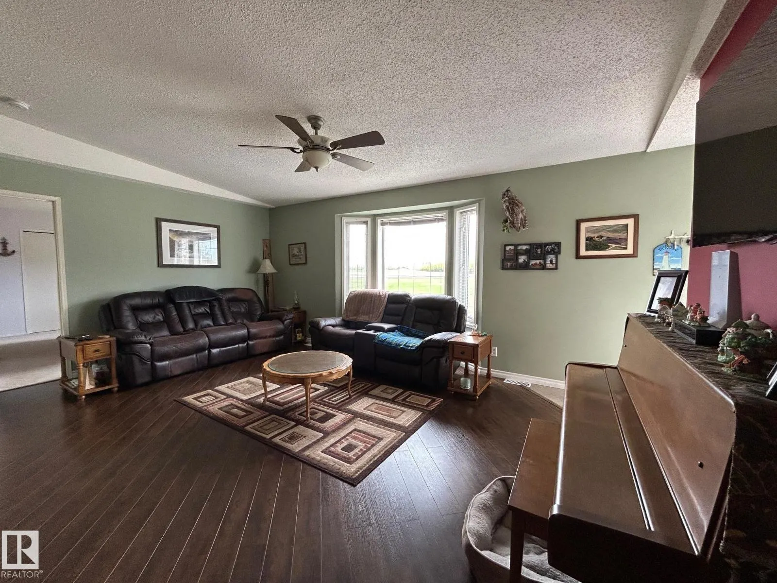 61101 Rge Rd 261