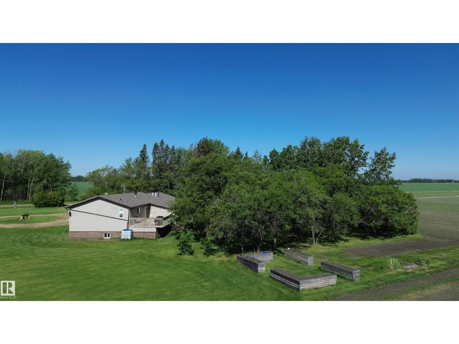 61101 Rge Rd 261