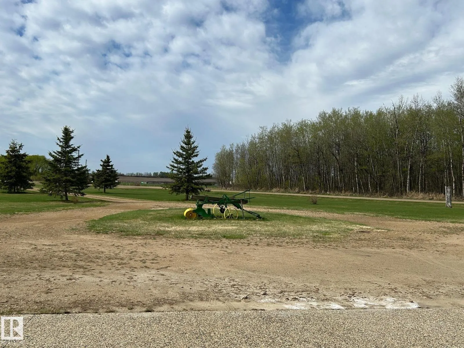 61101 Rge Rd 261
