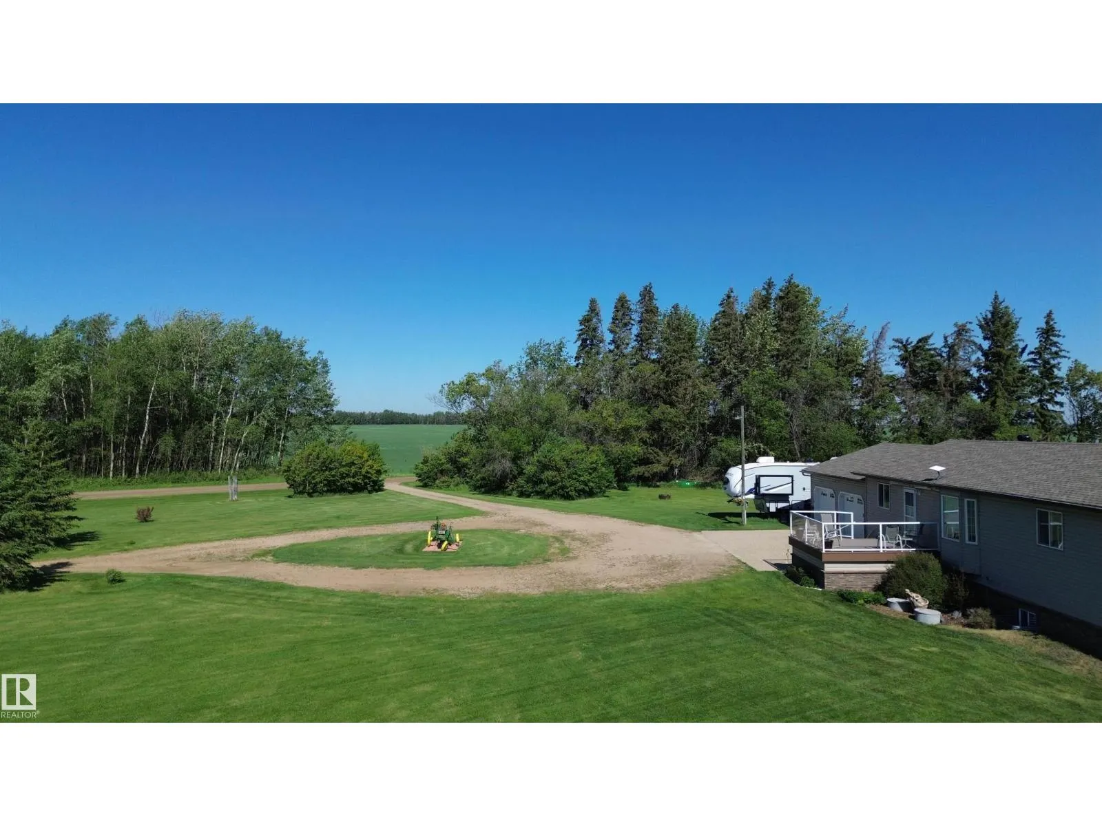 61101 Rge Rd 261