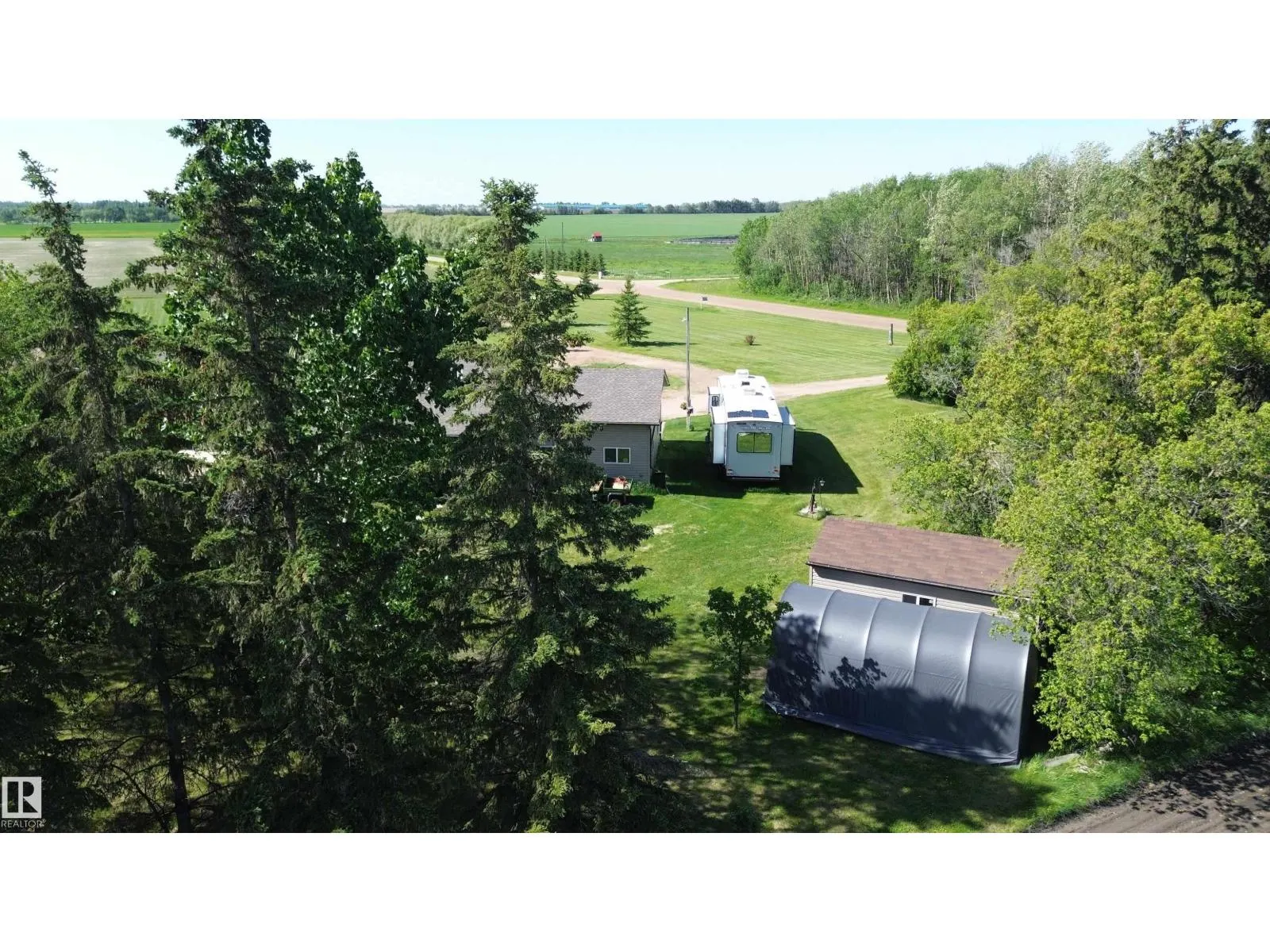61101 Rge Rd 261