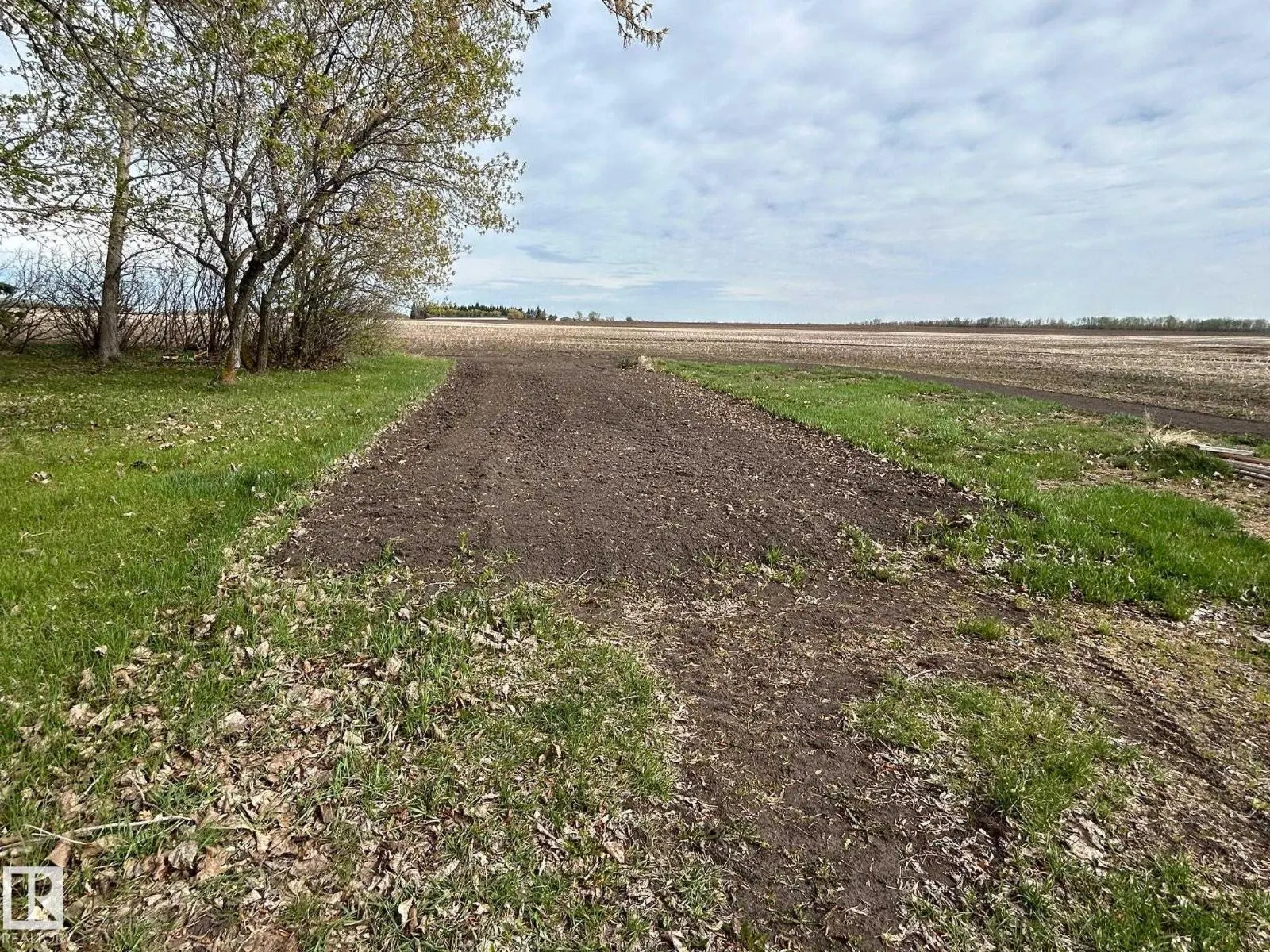 61101 Rge Rd 261