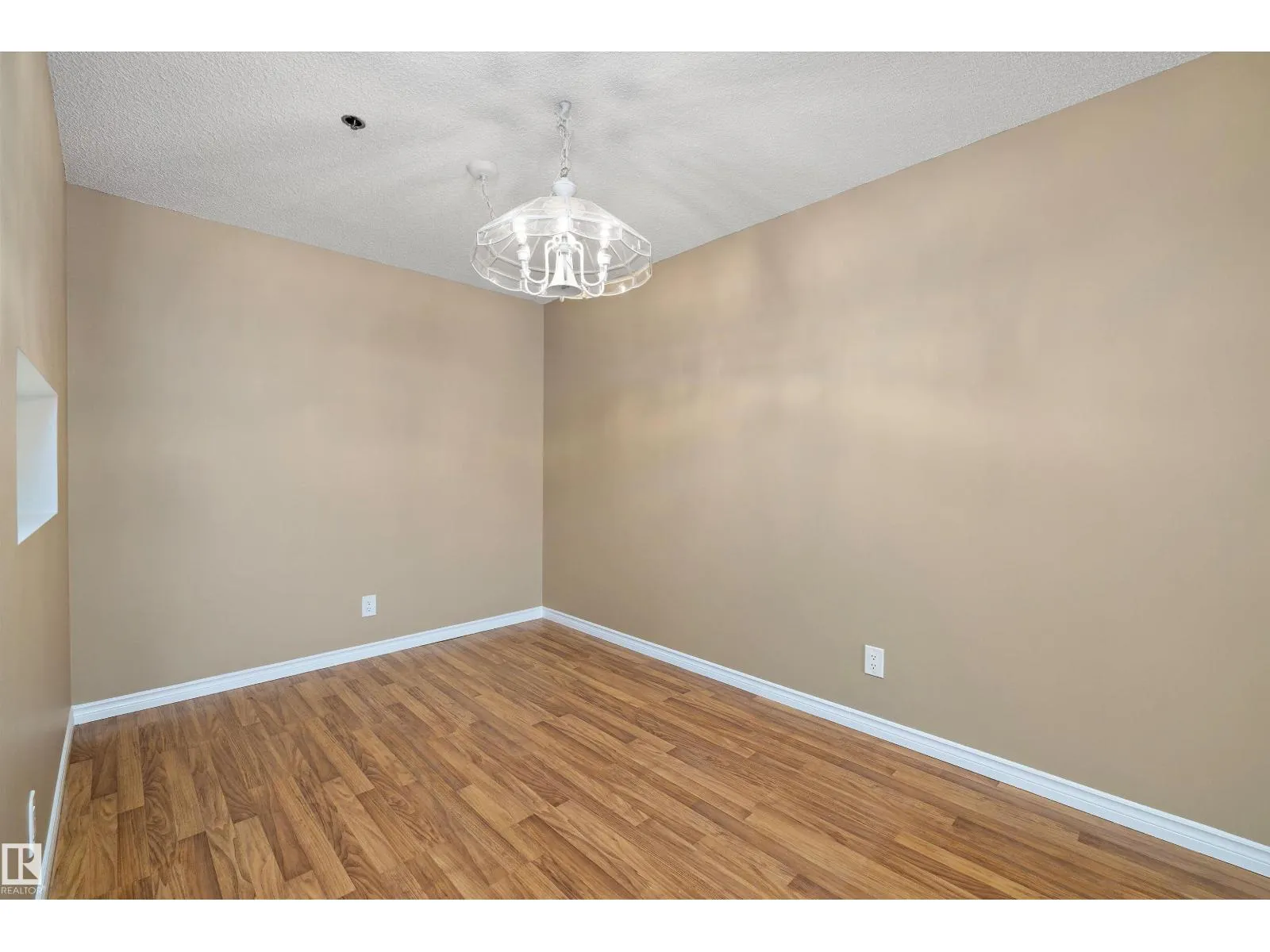 #307 10171 119 ST NW