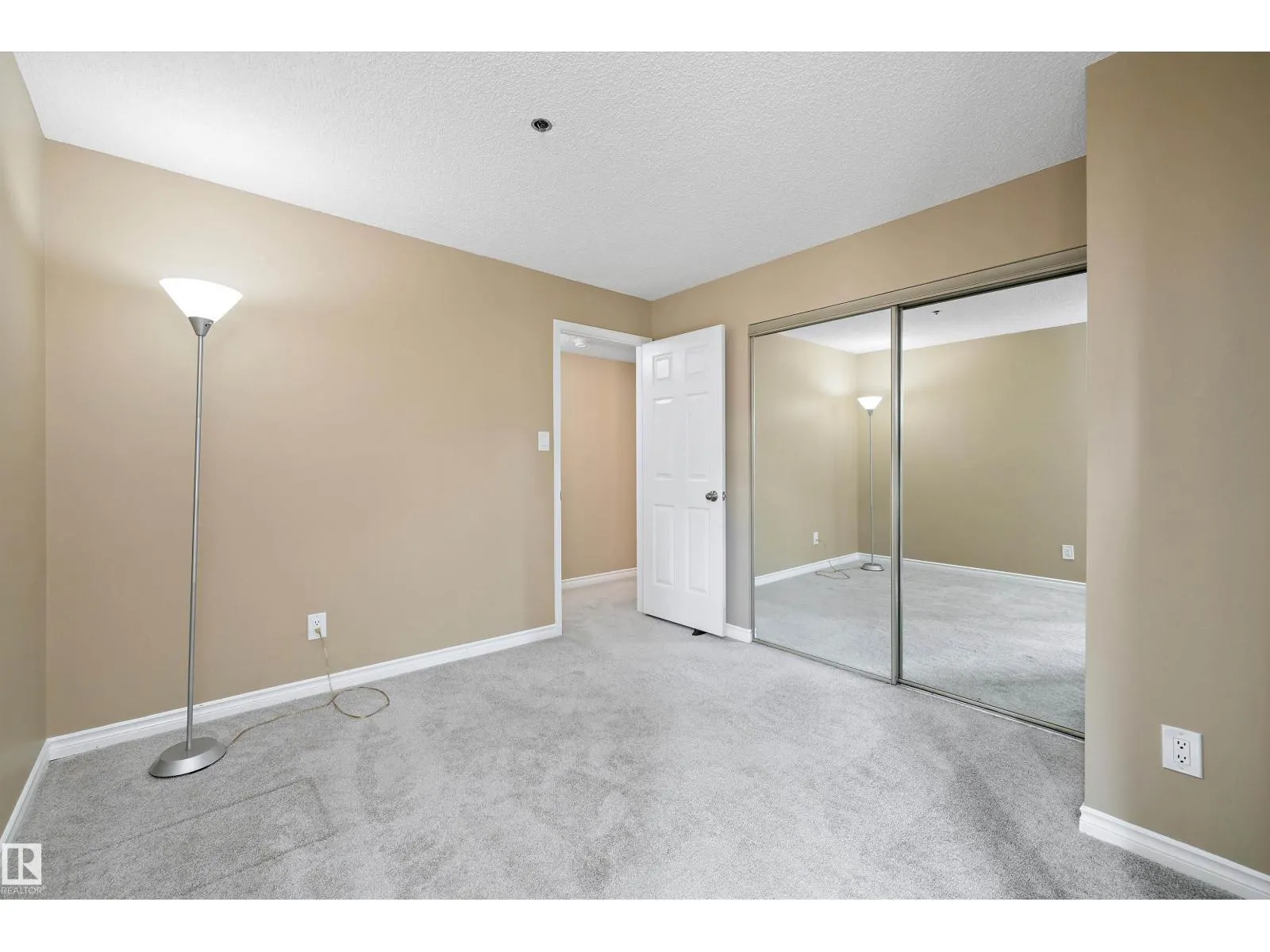 #307 10171 119 ST NW