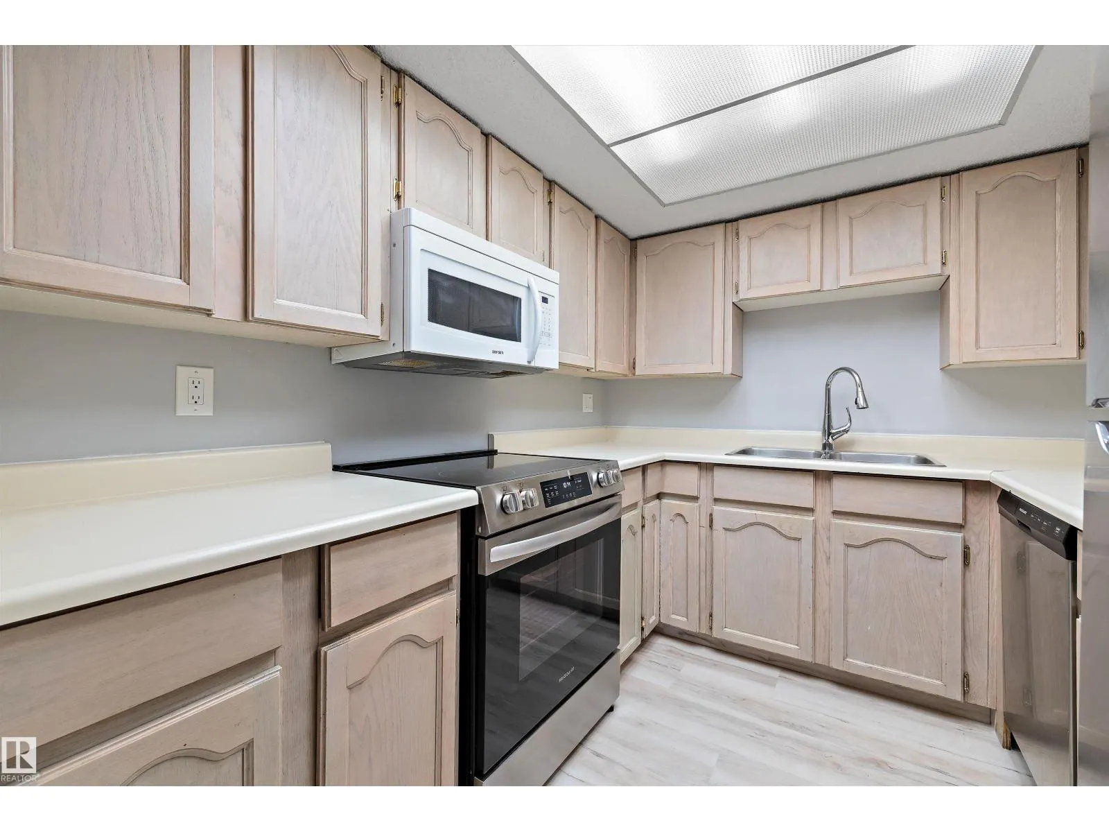 #307 10171 119 ST NW