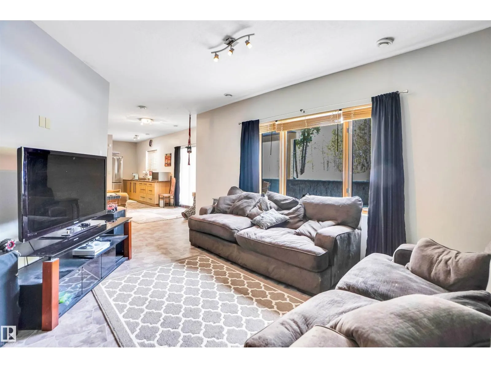 20604 5 AV SW