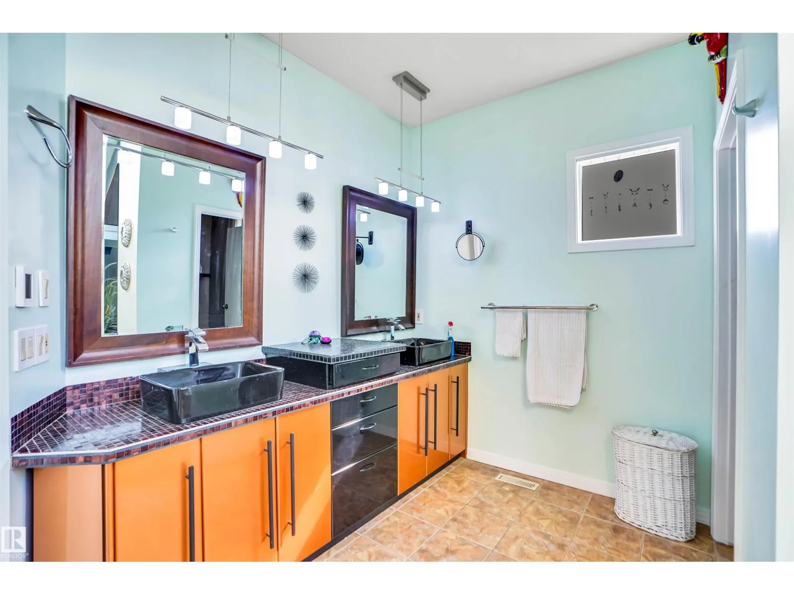 20604 5 AV SW
