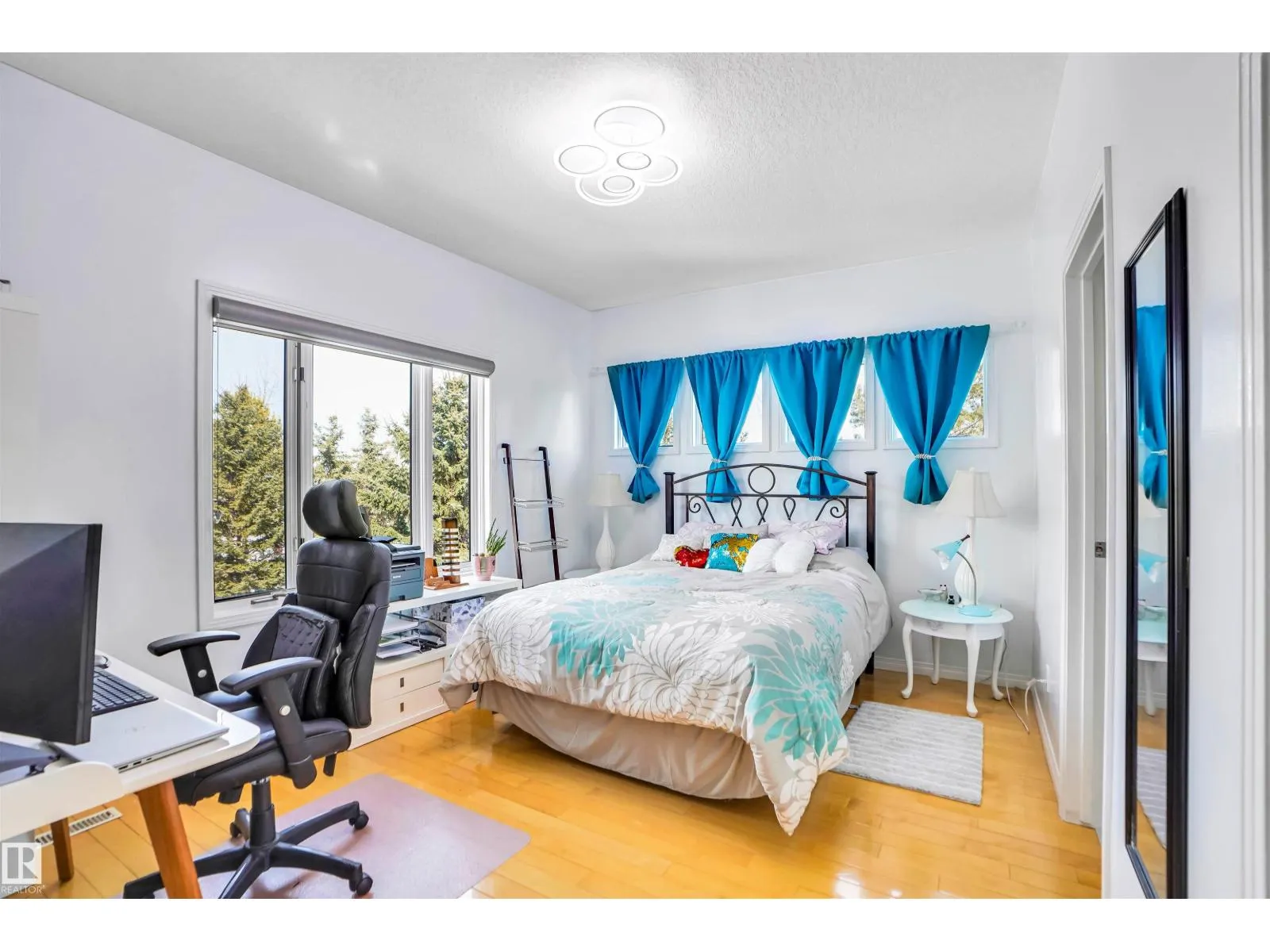 20604 5 AV SW