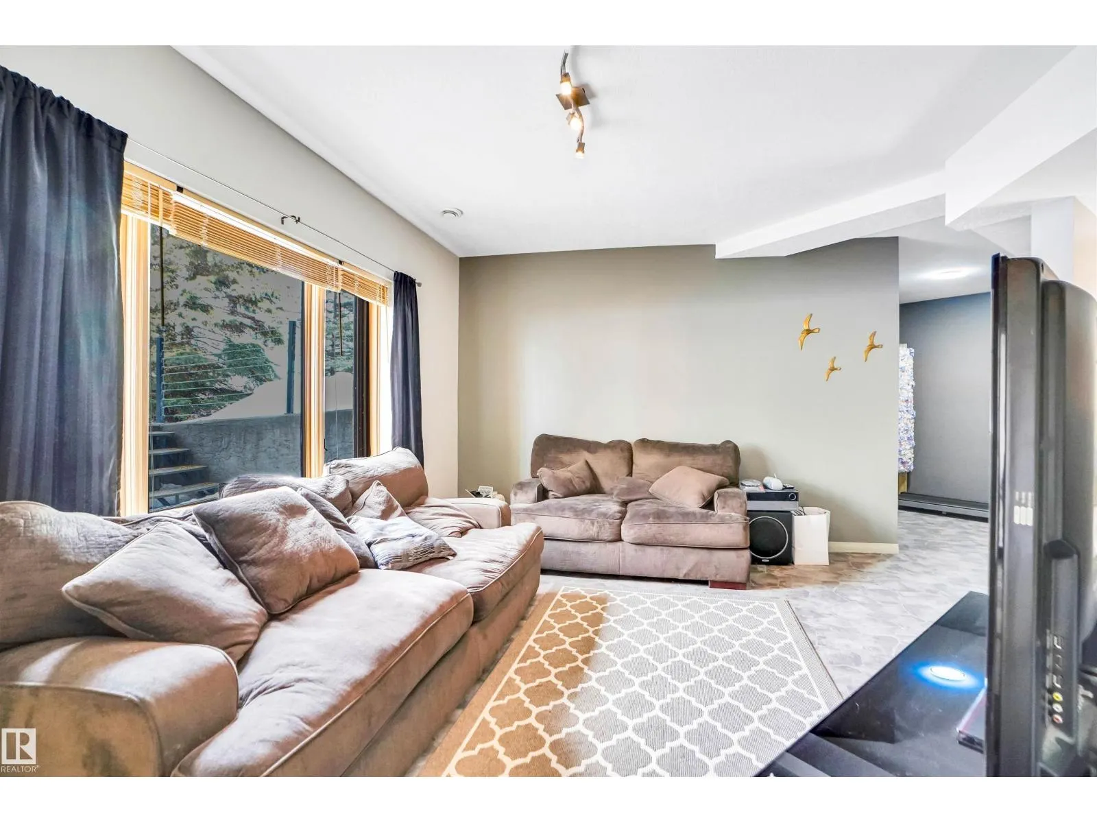 20604 5 AV SW