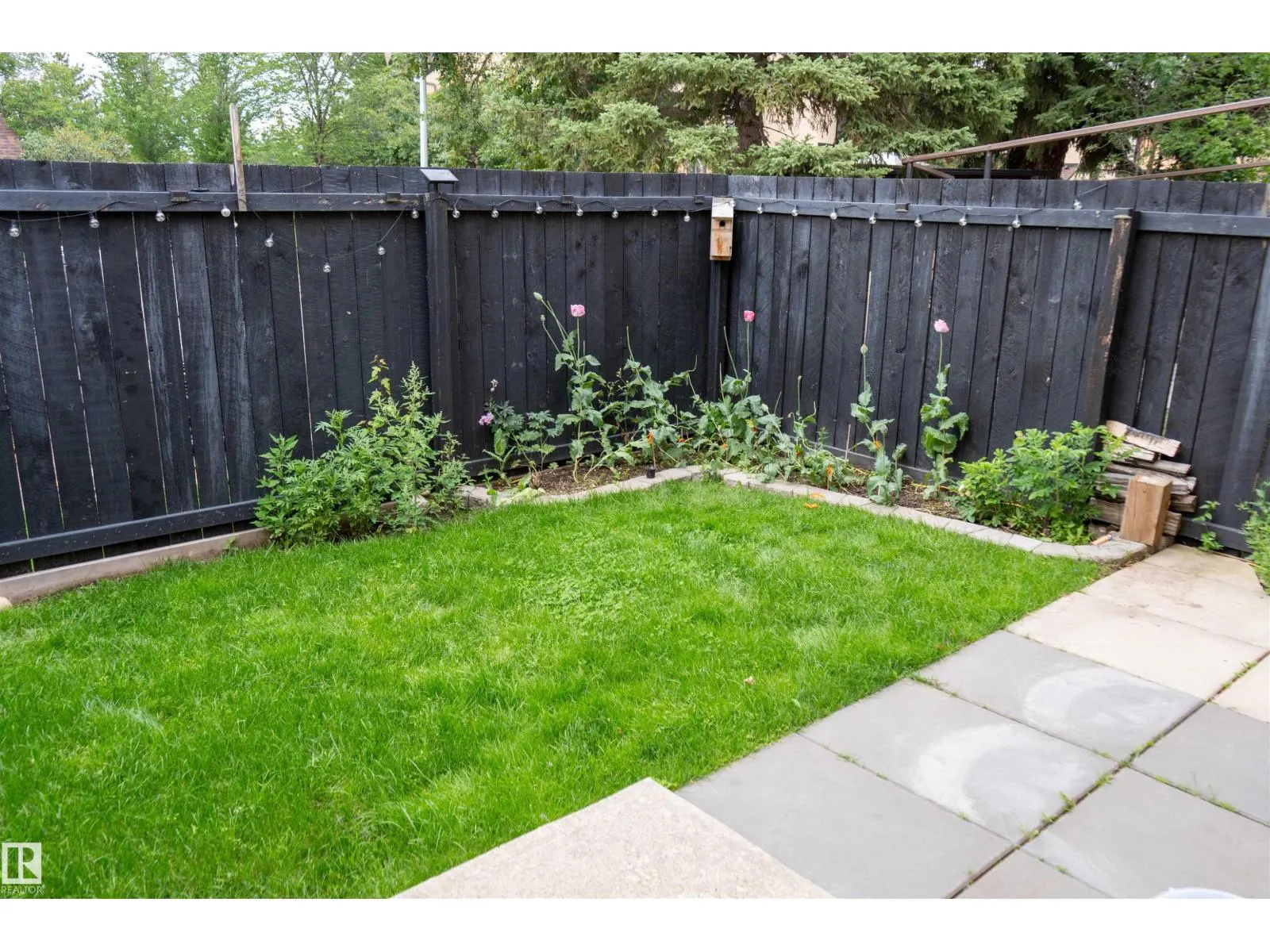 12070 25 AV NW