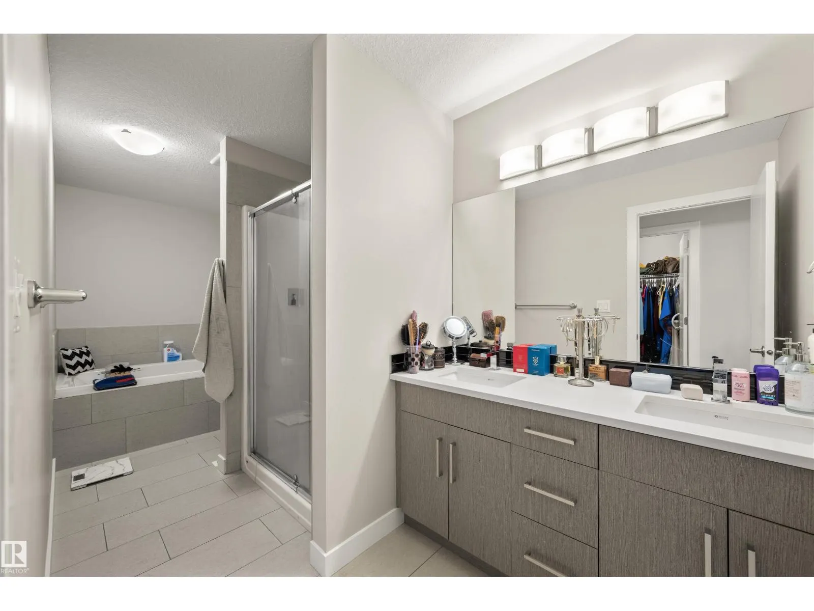 6014 171 AV NW