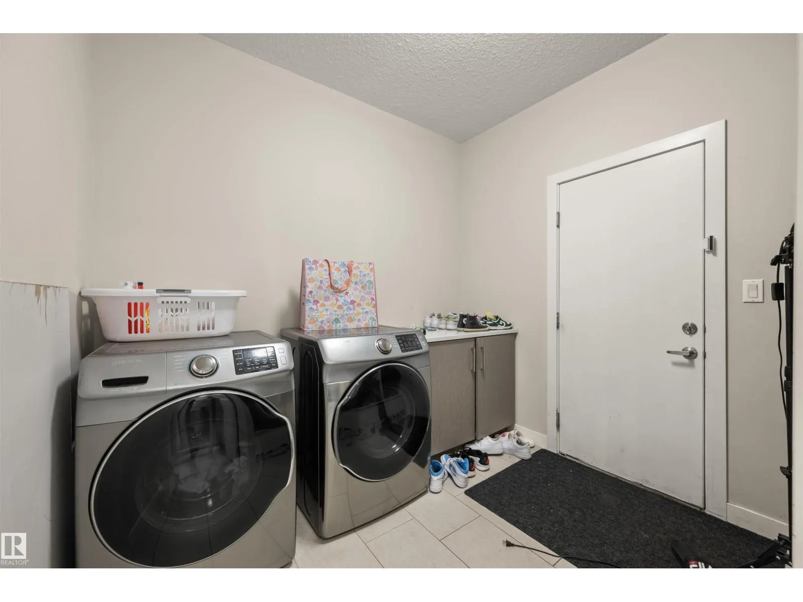6014 171 AV NW