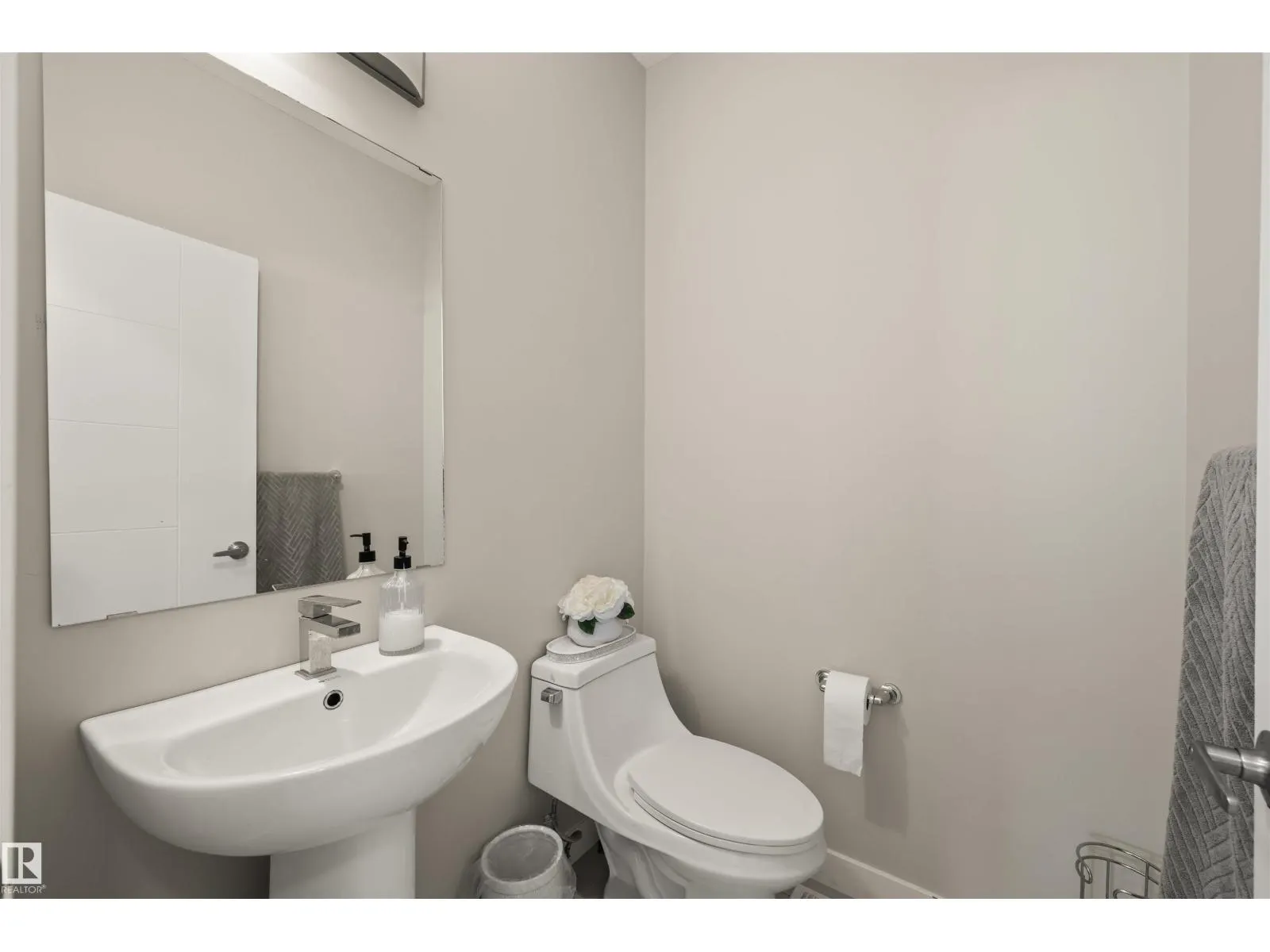 6014 171 AV NW