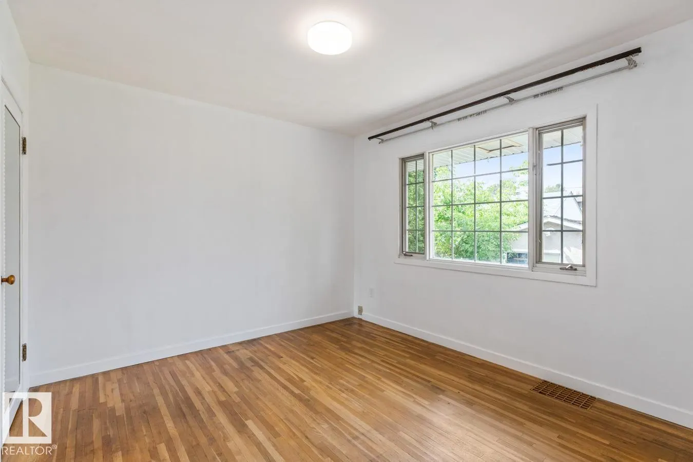 10926 117 ST NW