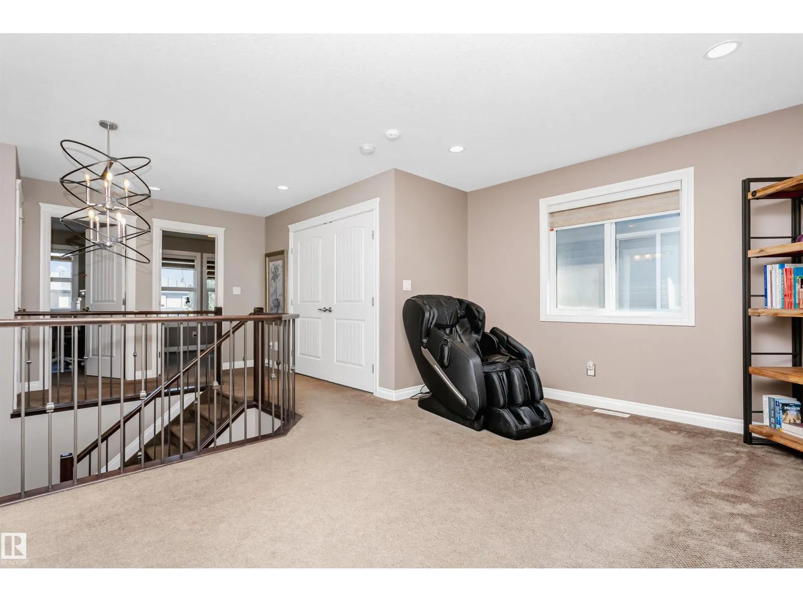17523 12 AV SW