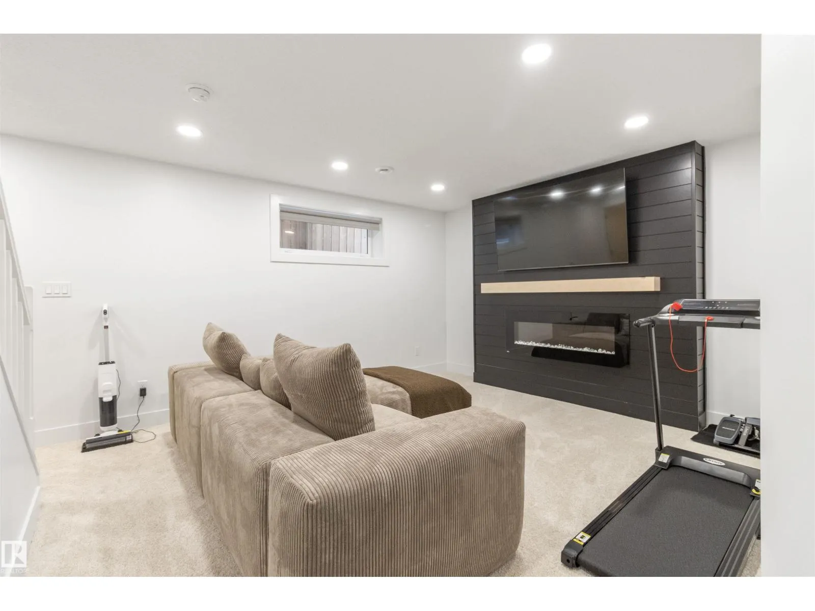 1063 FOXWOOD CR