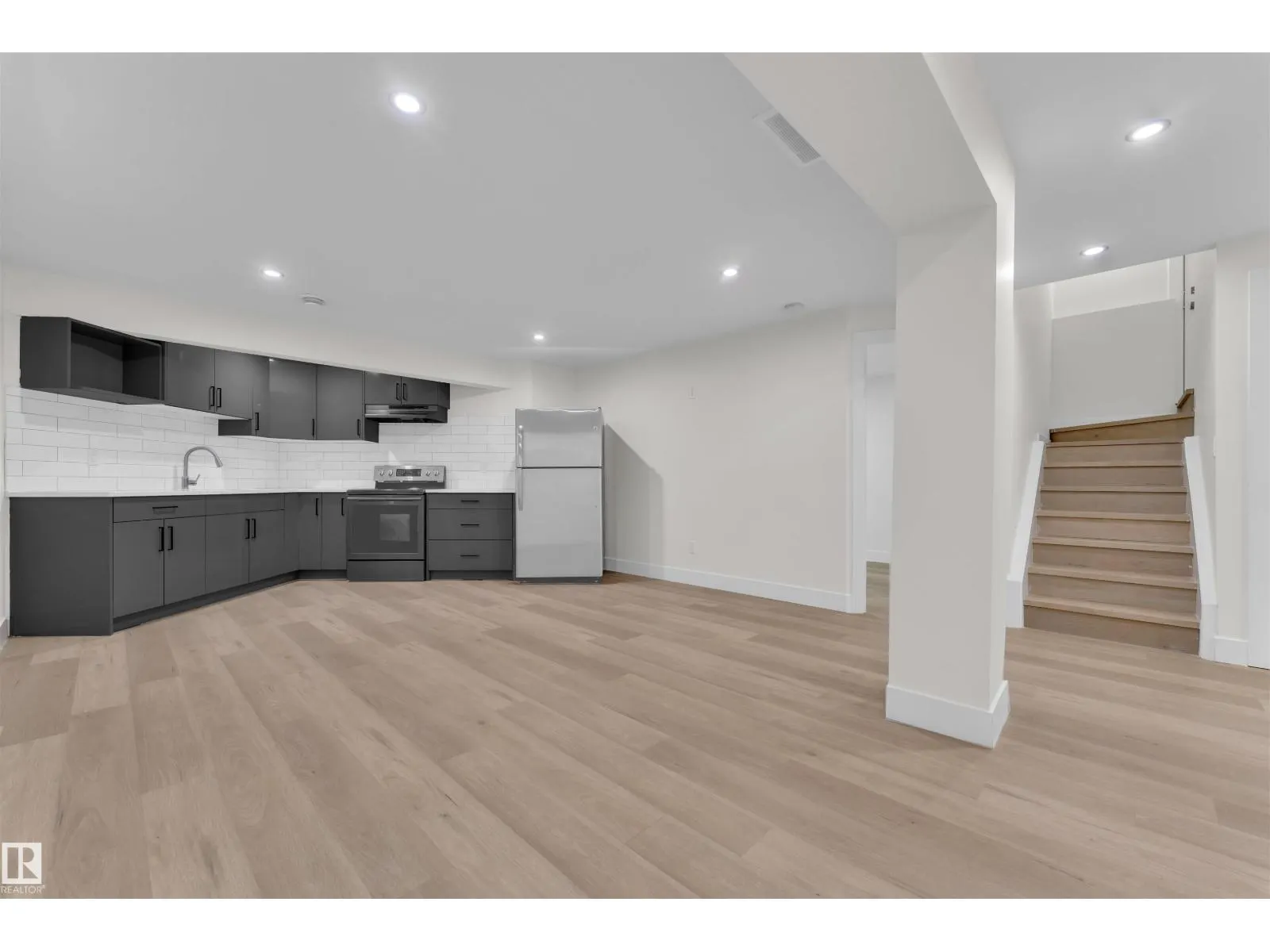 4110 157A AV NW