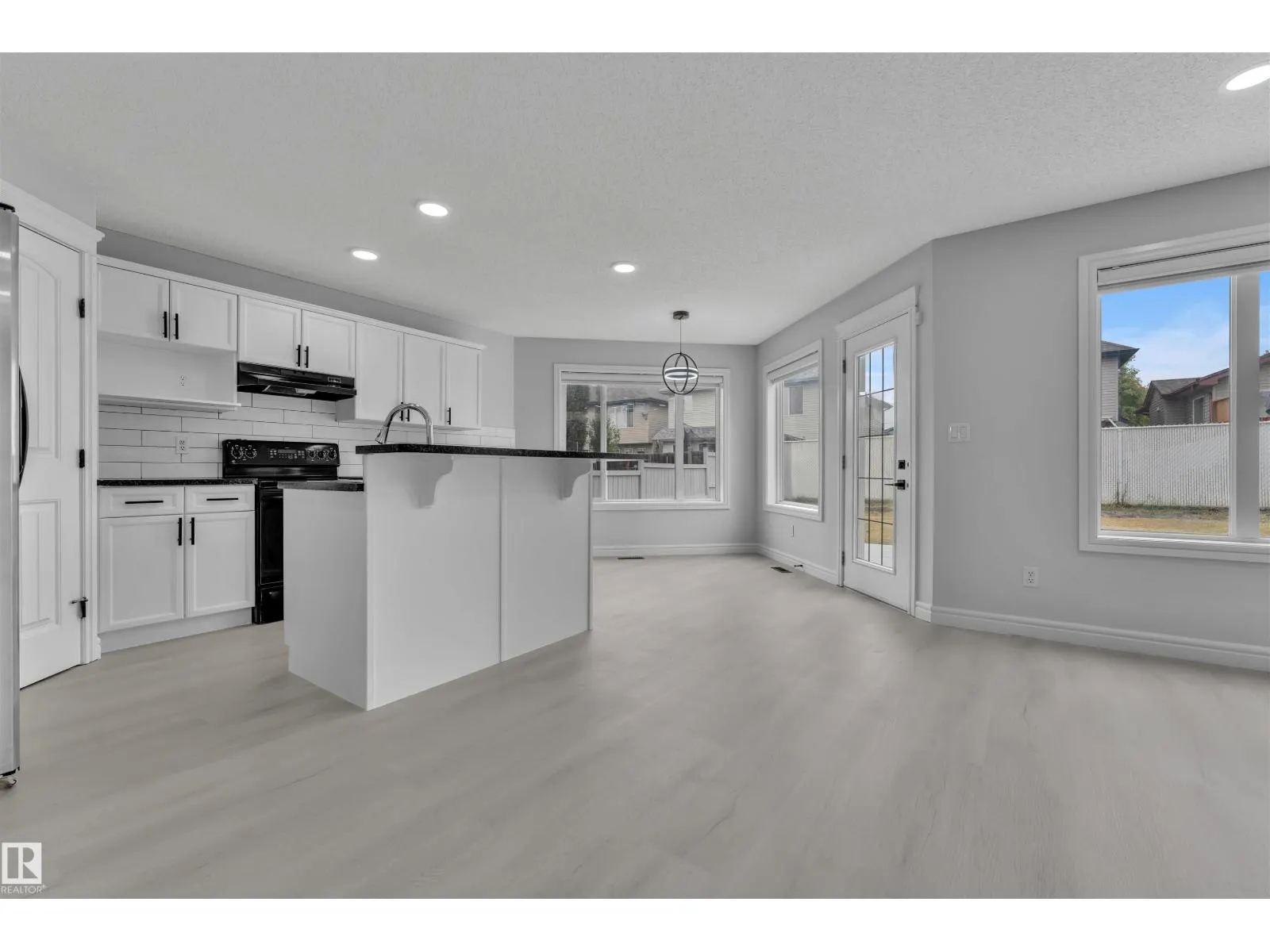 4110 157A AV NW