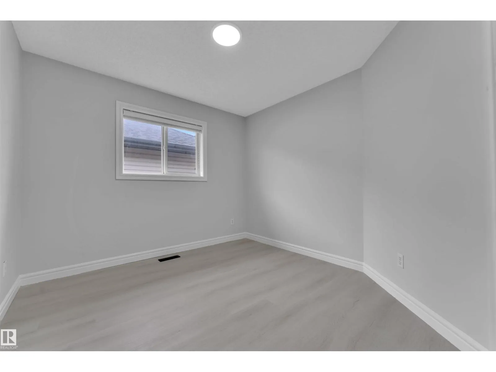 4110 157A AV NW