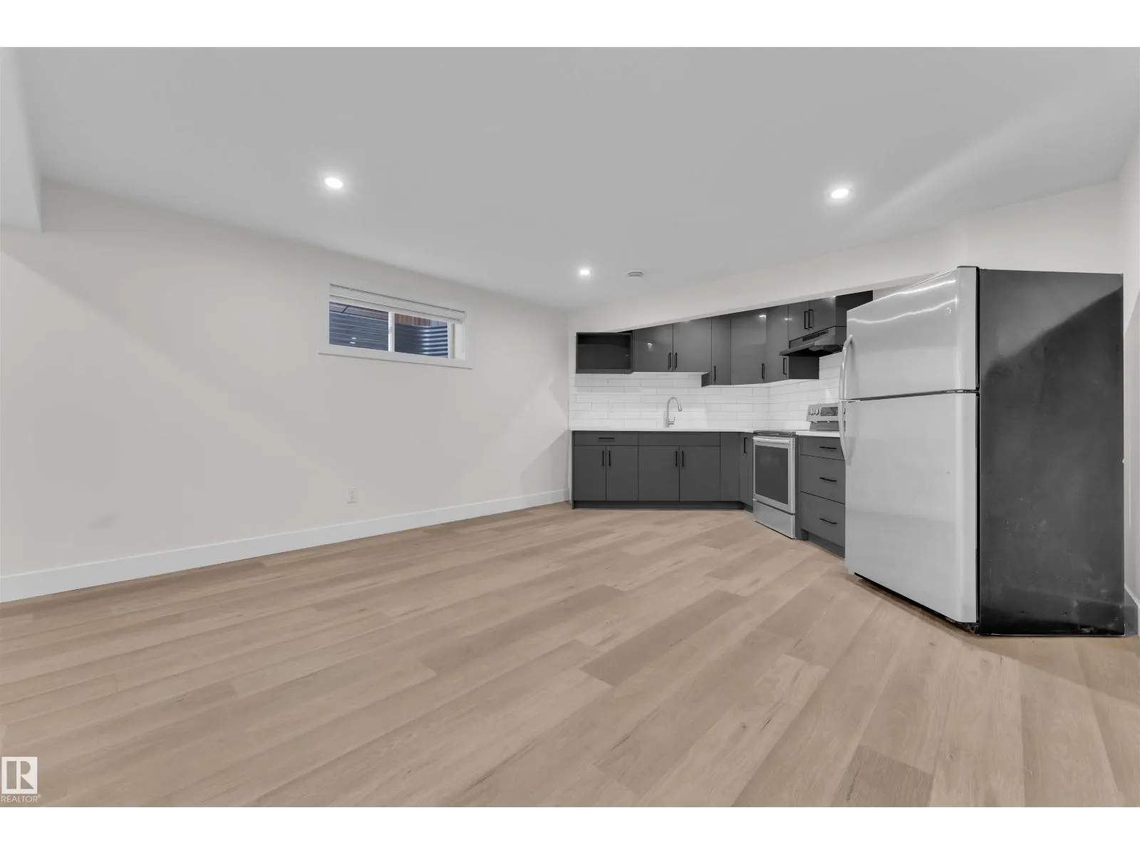 4110 157A AV NW