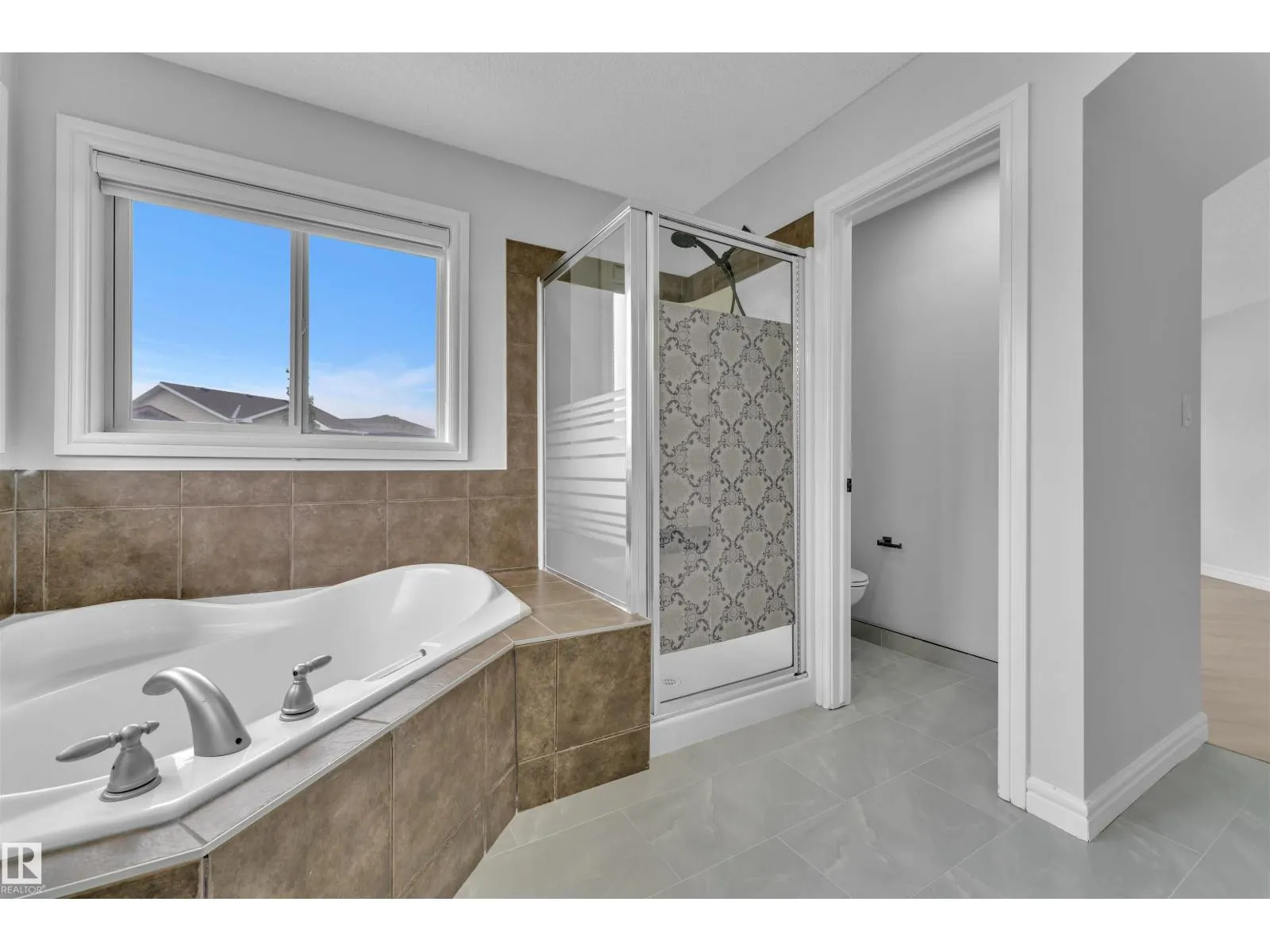 4110 157A AV NW