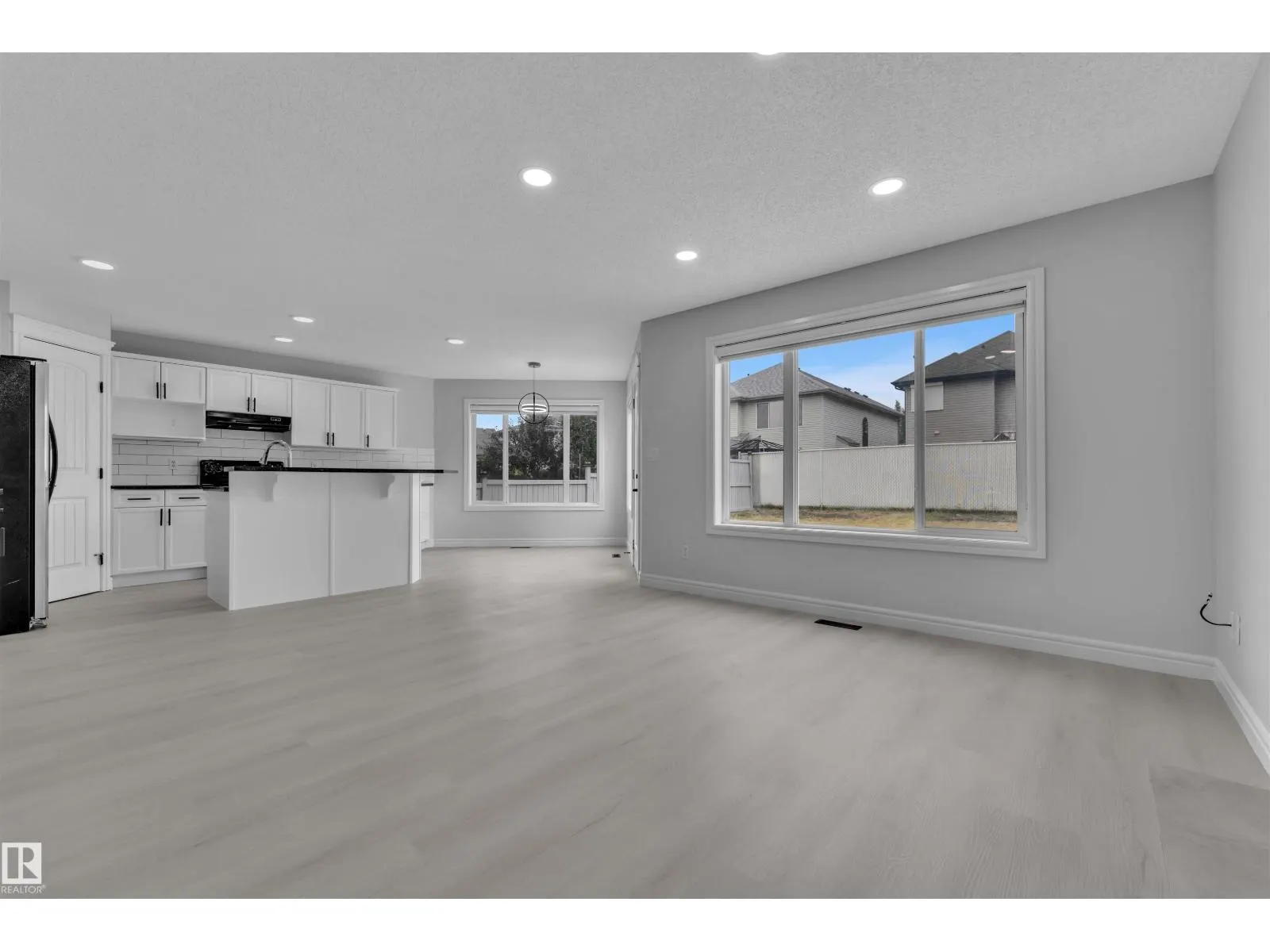 4110 157A AV NW