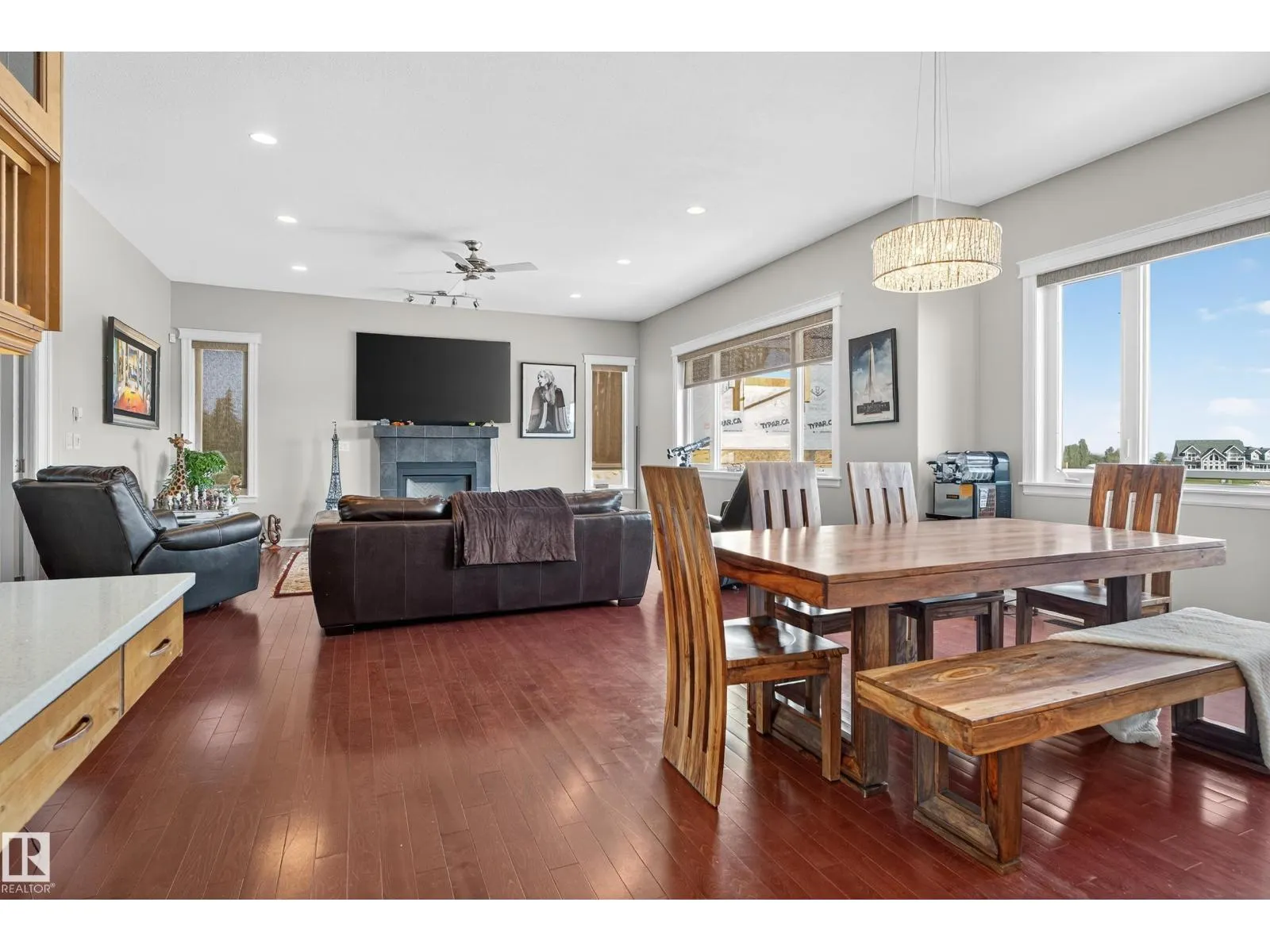 32 Sunset HB