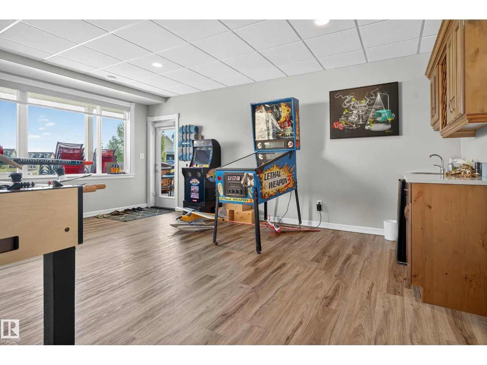 32 Sunset HB
