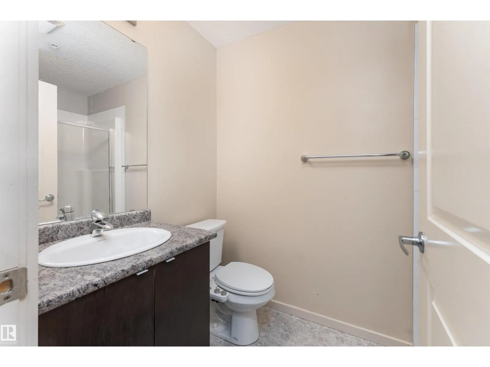 #205 340 WINDERMERE RD NW