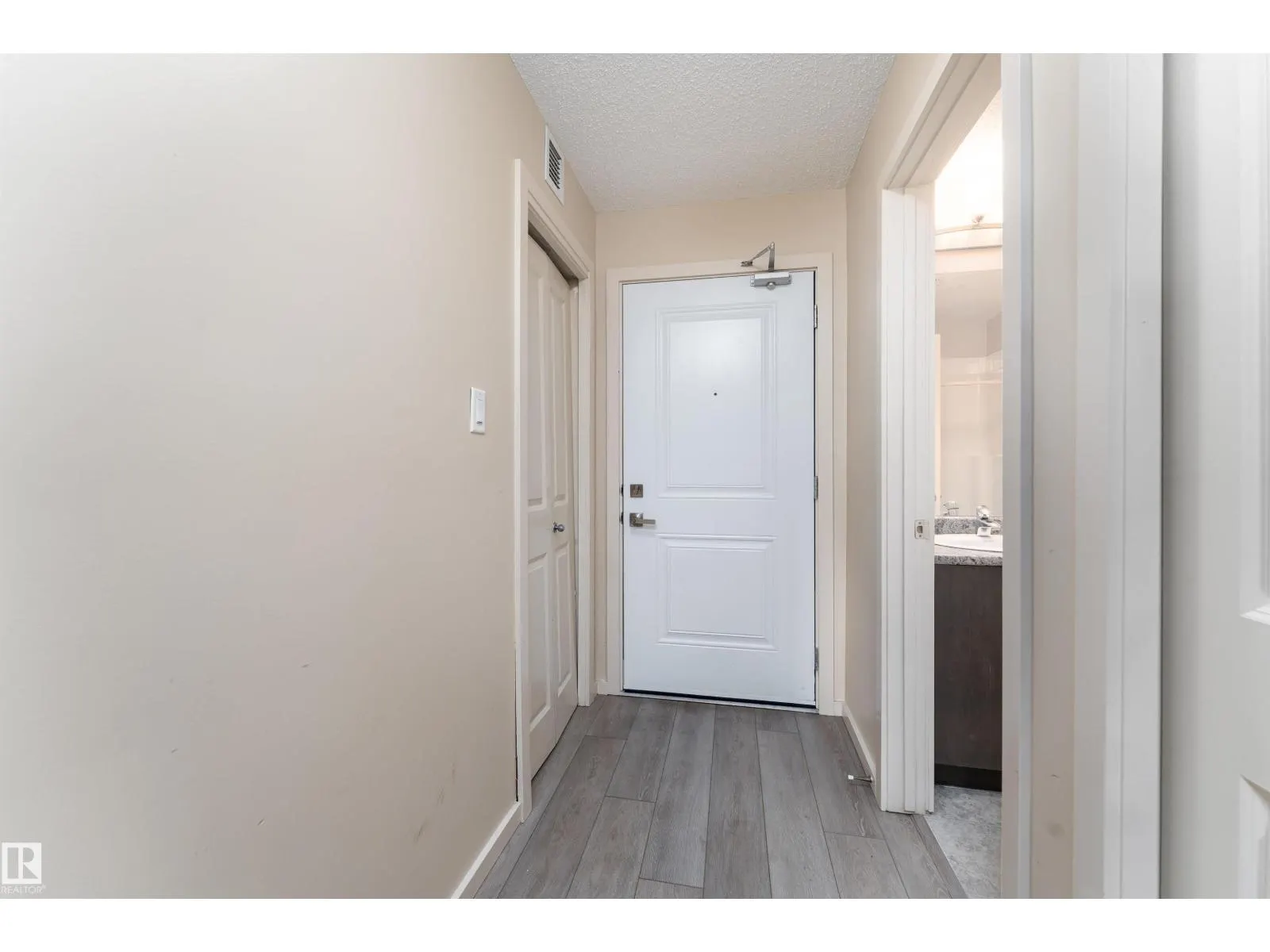 #205 340 WINDERMERE RD NW