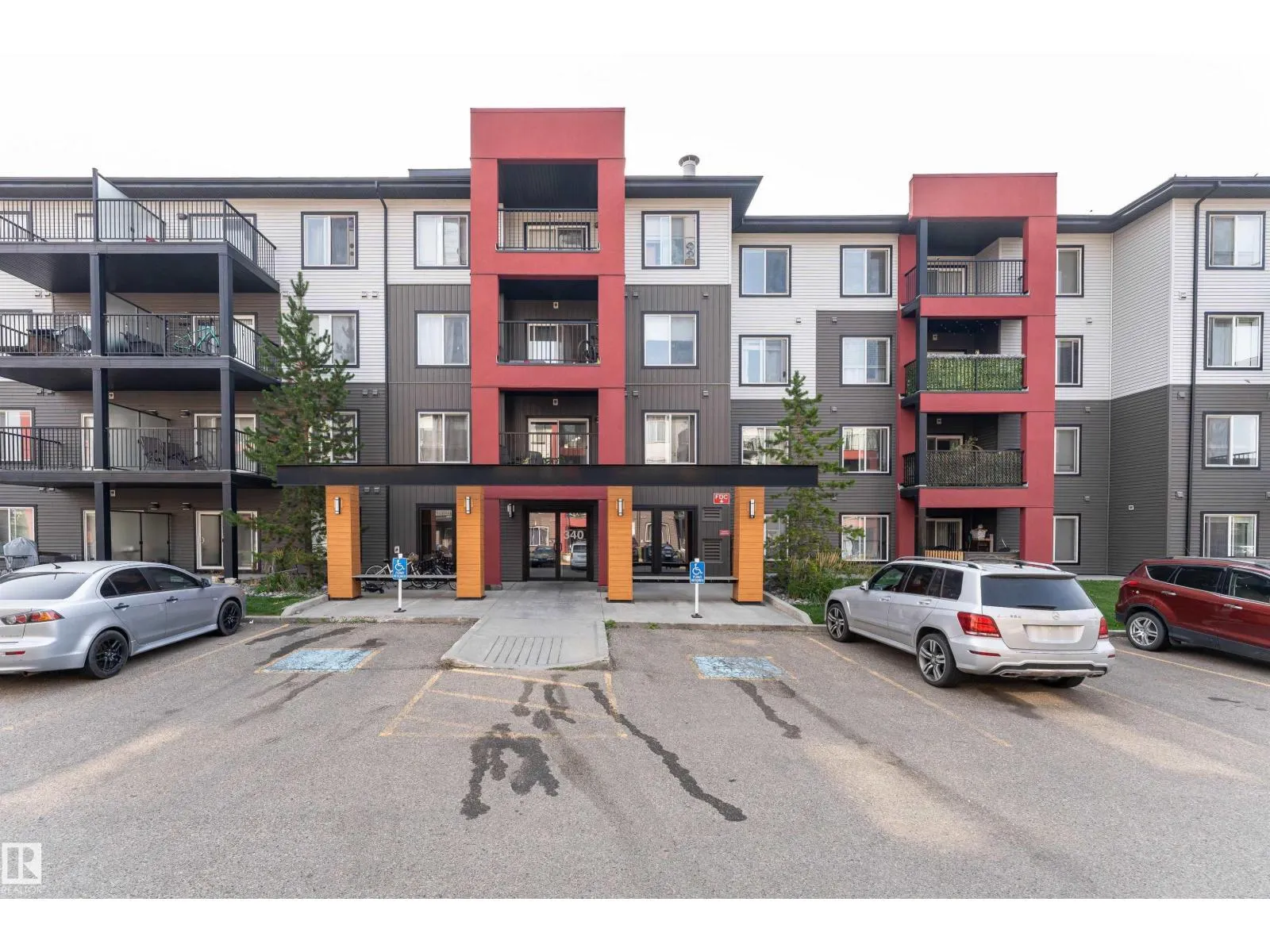 #205 340 WINDERMERE RD NW