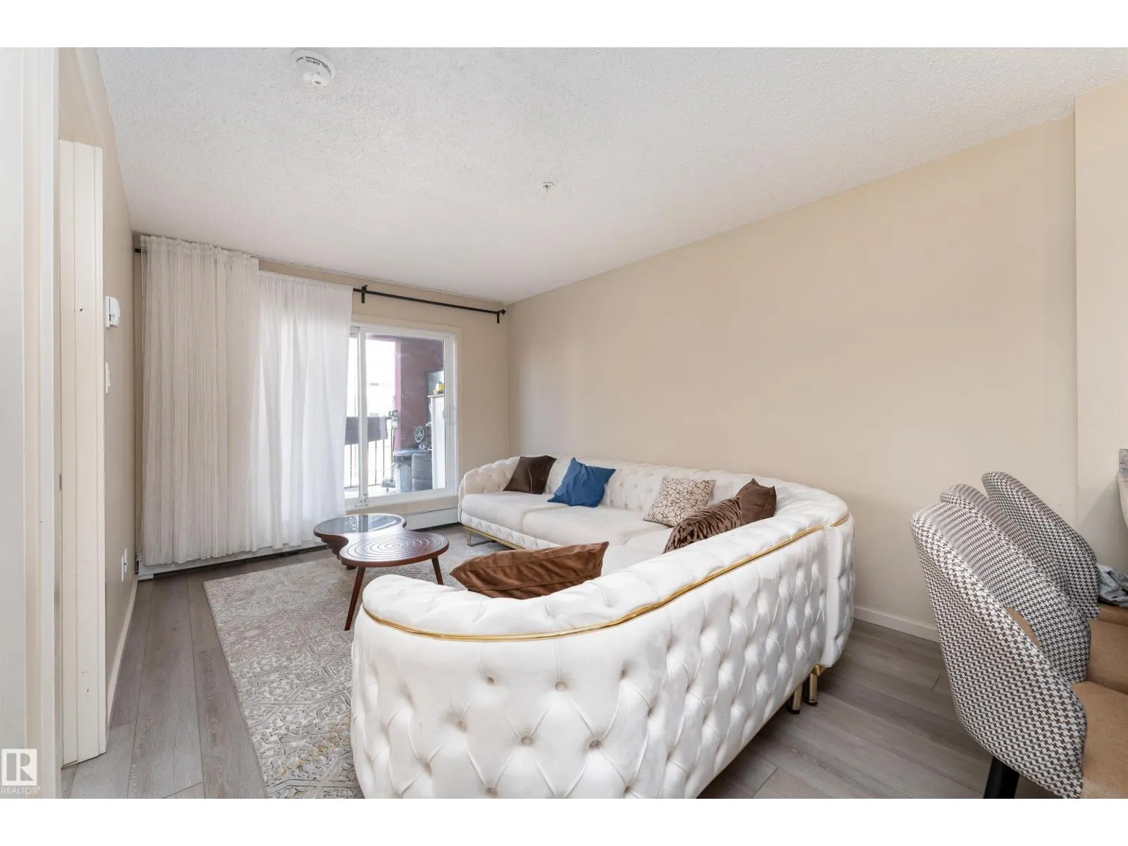 #205 340 WINDERMERE RD NW