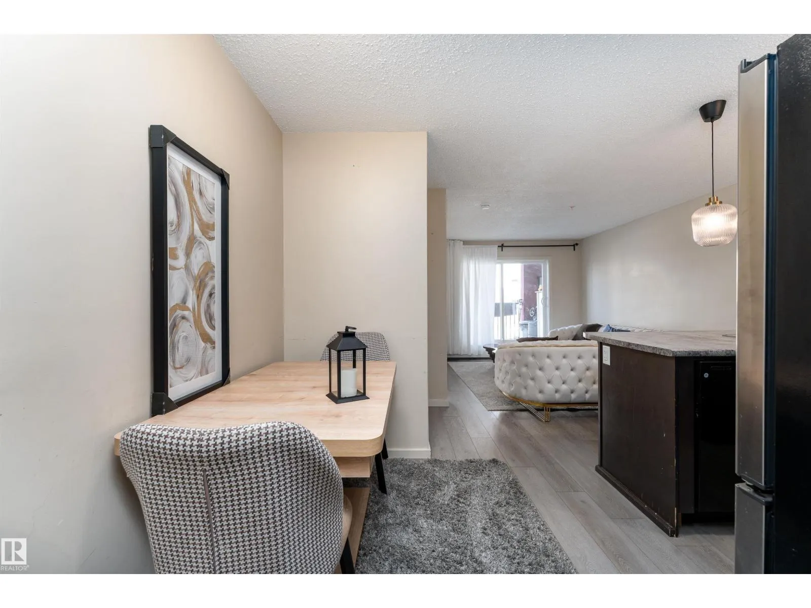 #205 340 WINDERMERE RD NW