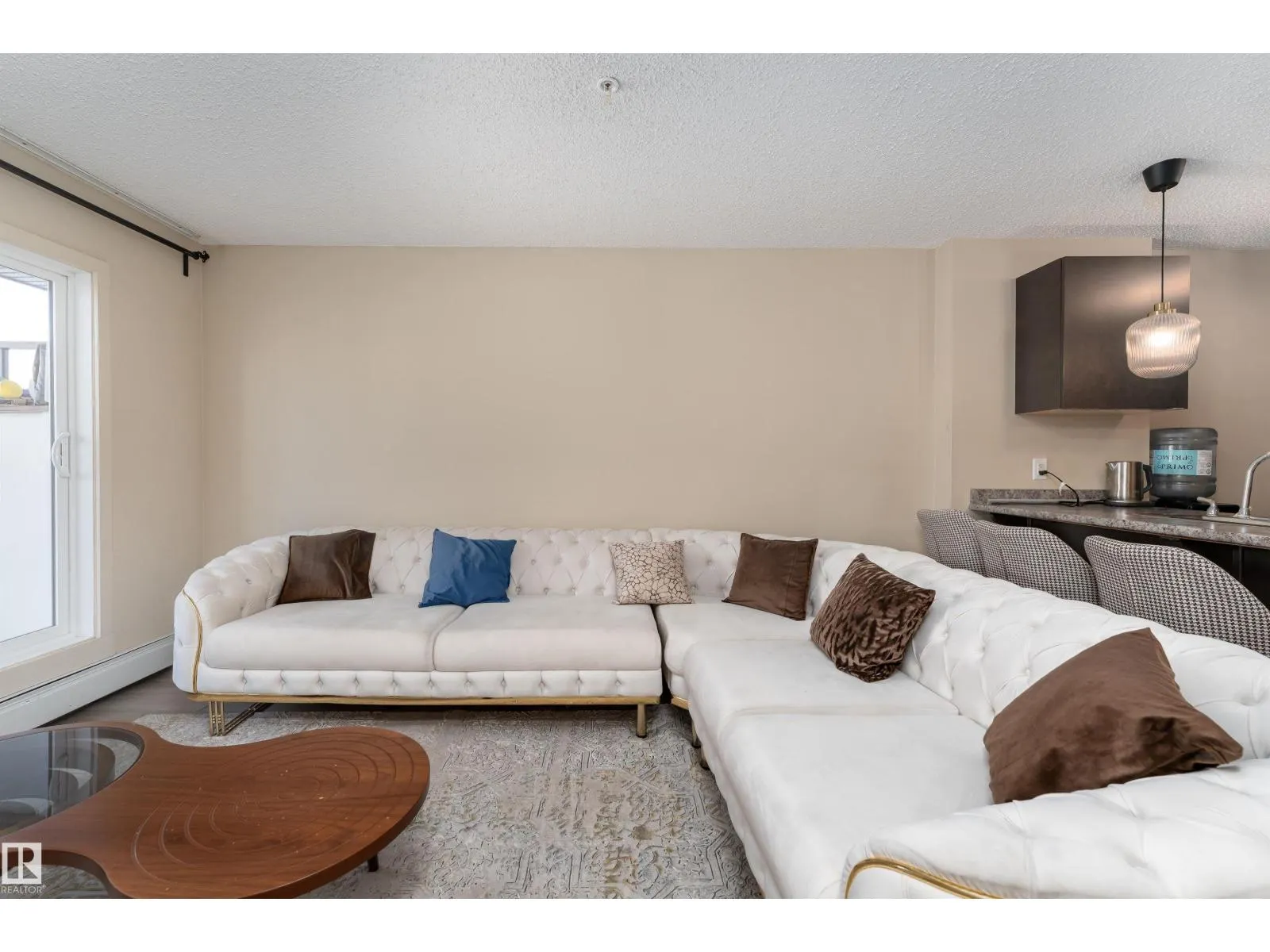 #205 340 WINDERMERE RD NW