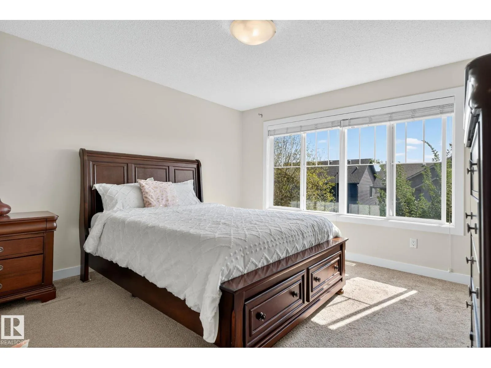 #10 1005 GRAYDON HILL BV SW