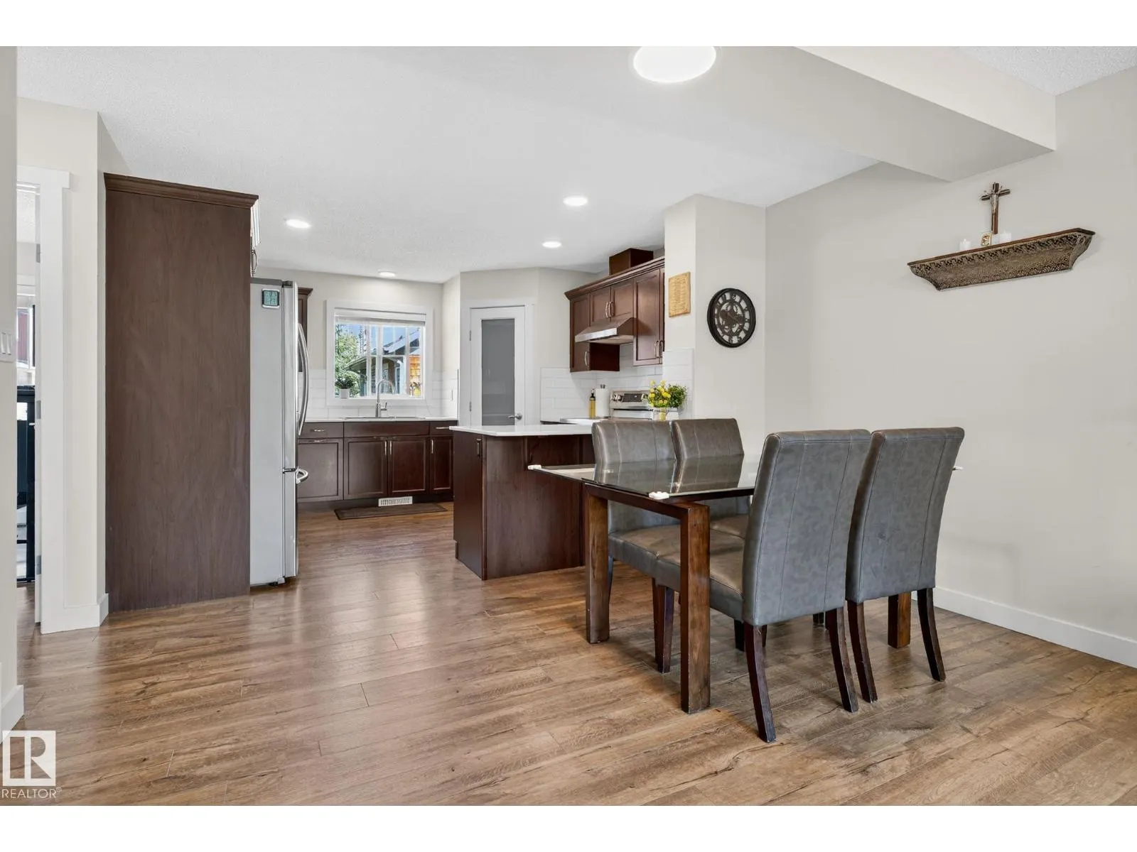 #10 1005 GRAYDON HILL BV SW