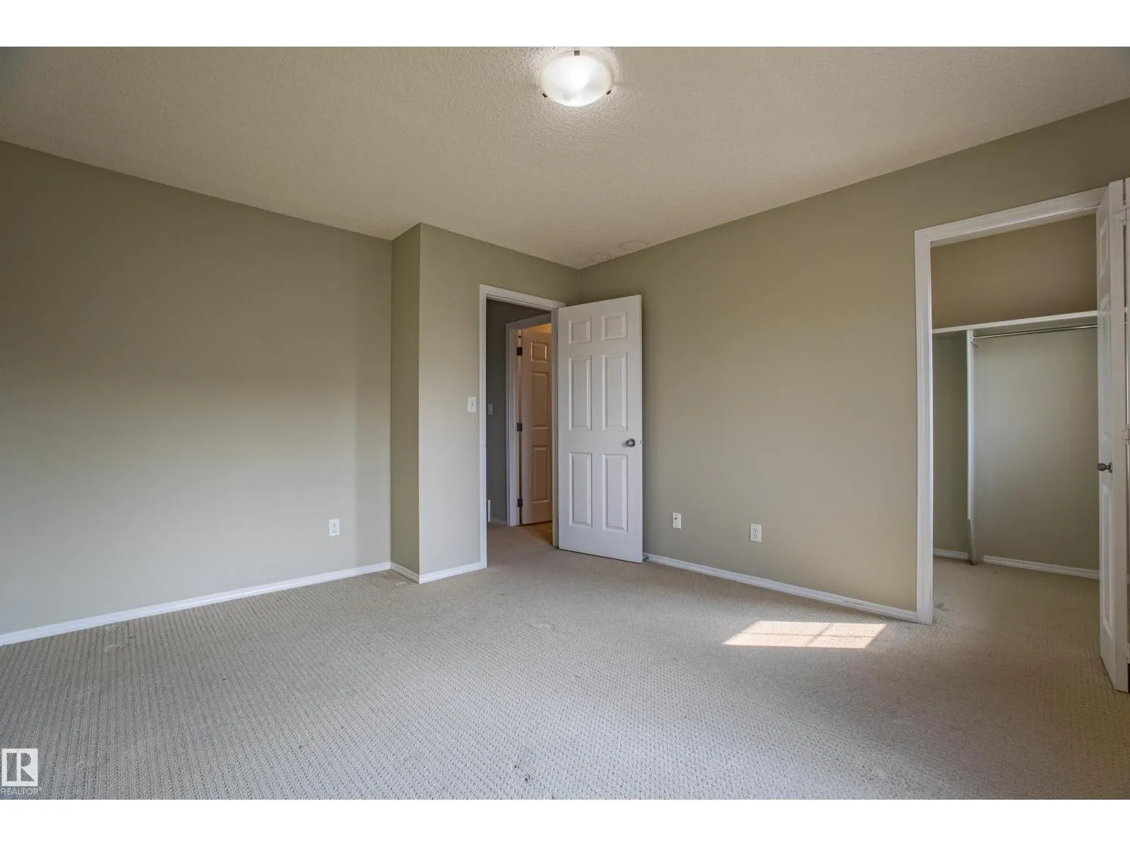 #51, 2503 24 ST NW