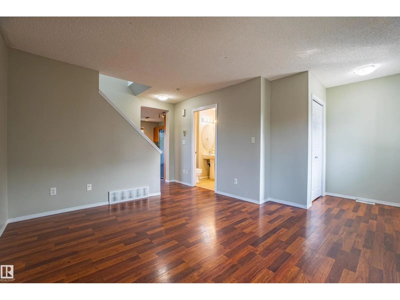 #51, 2503 24 ST NW