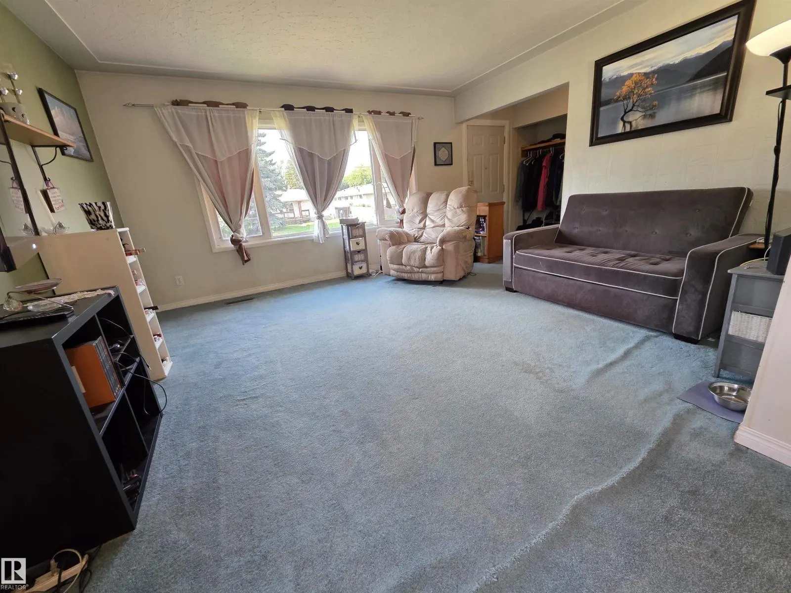 11933 50 ST NW