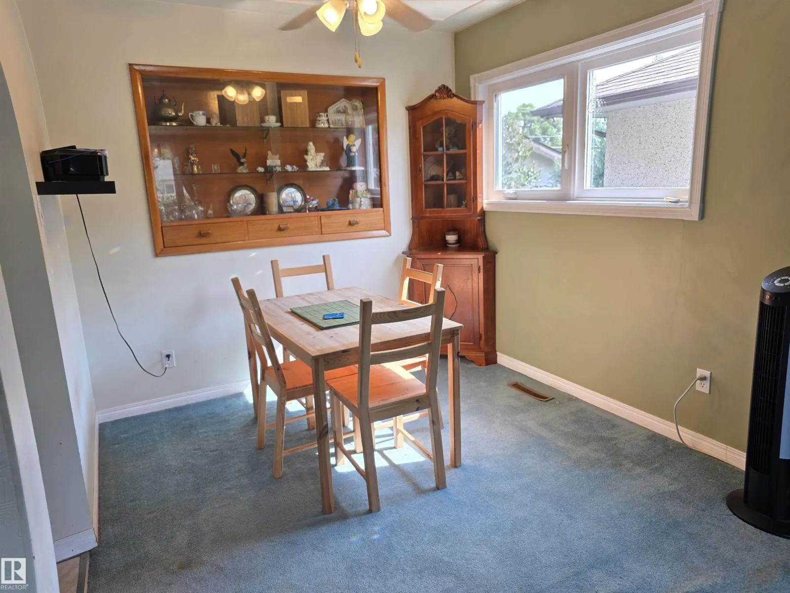 11933 50 ST NW