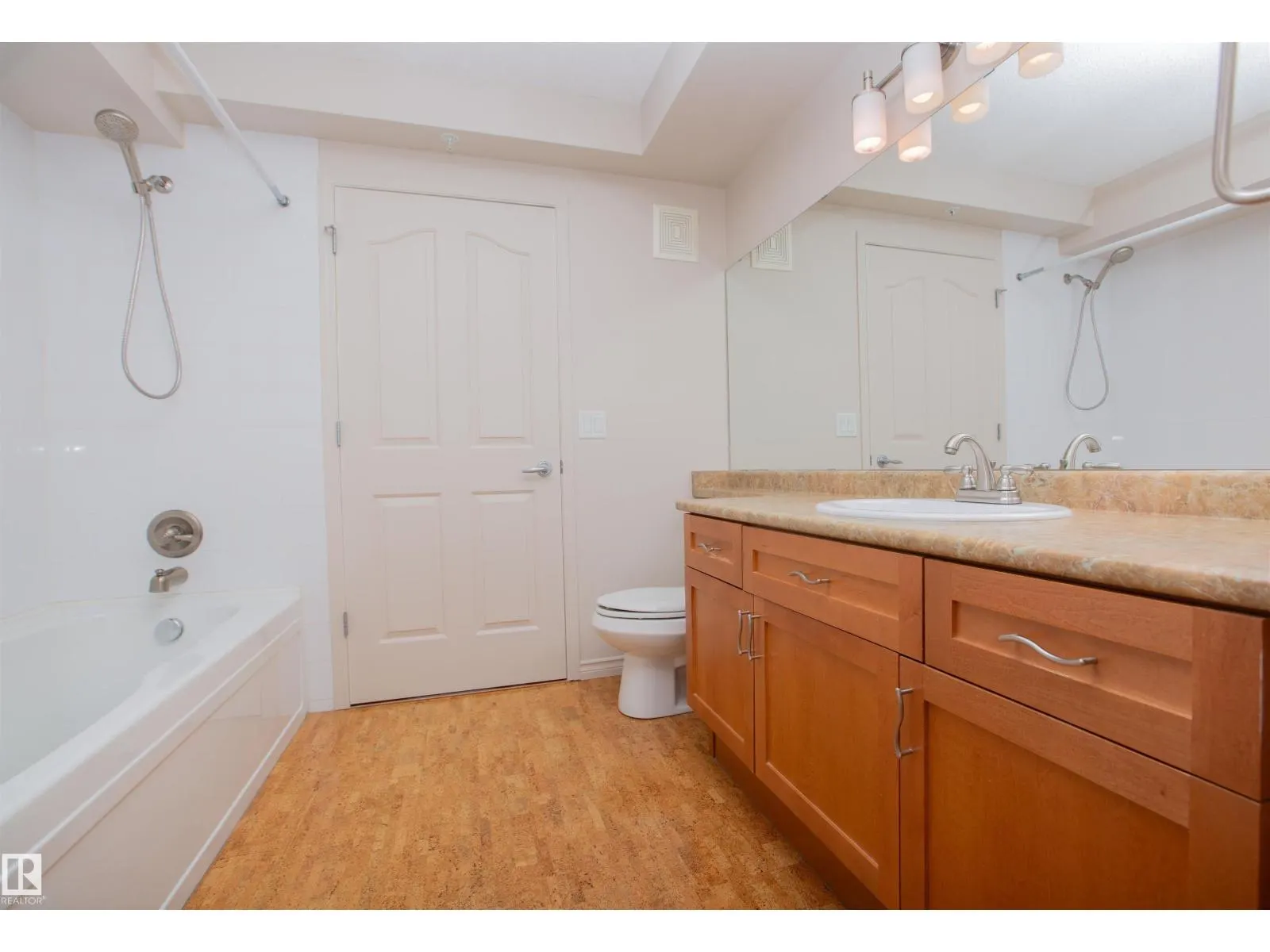#325 7510 89 ST NW
