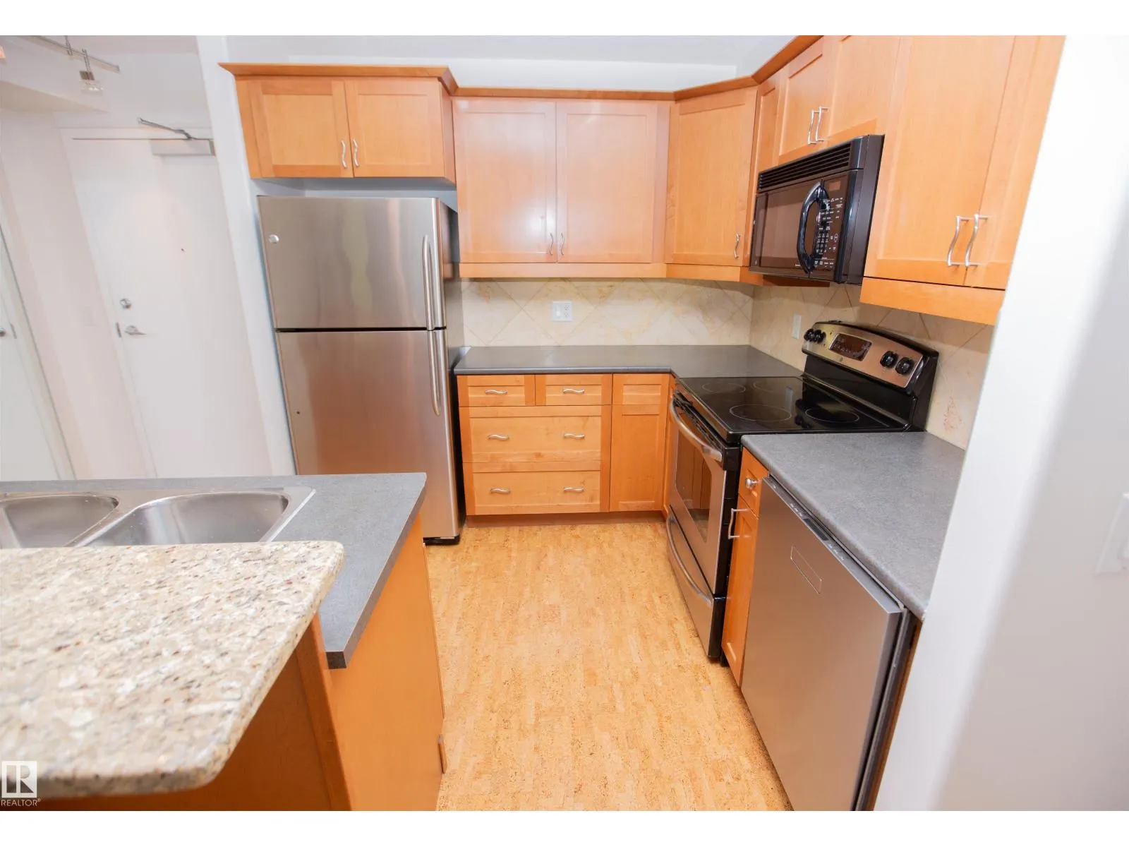 #325 7510 89 ST NW