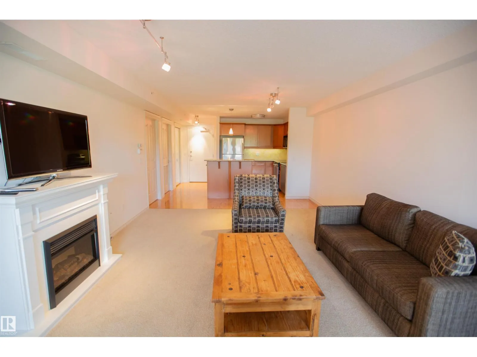 #325 7510 89 ST NW