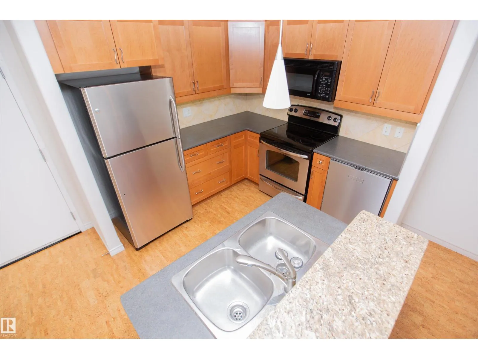 #325 7510 89 ST NW
