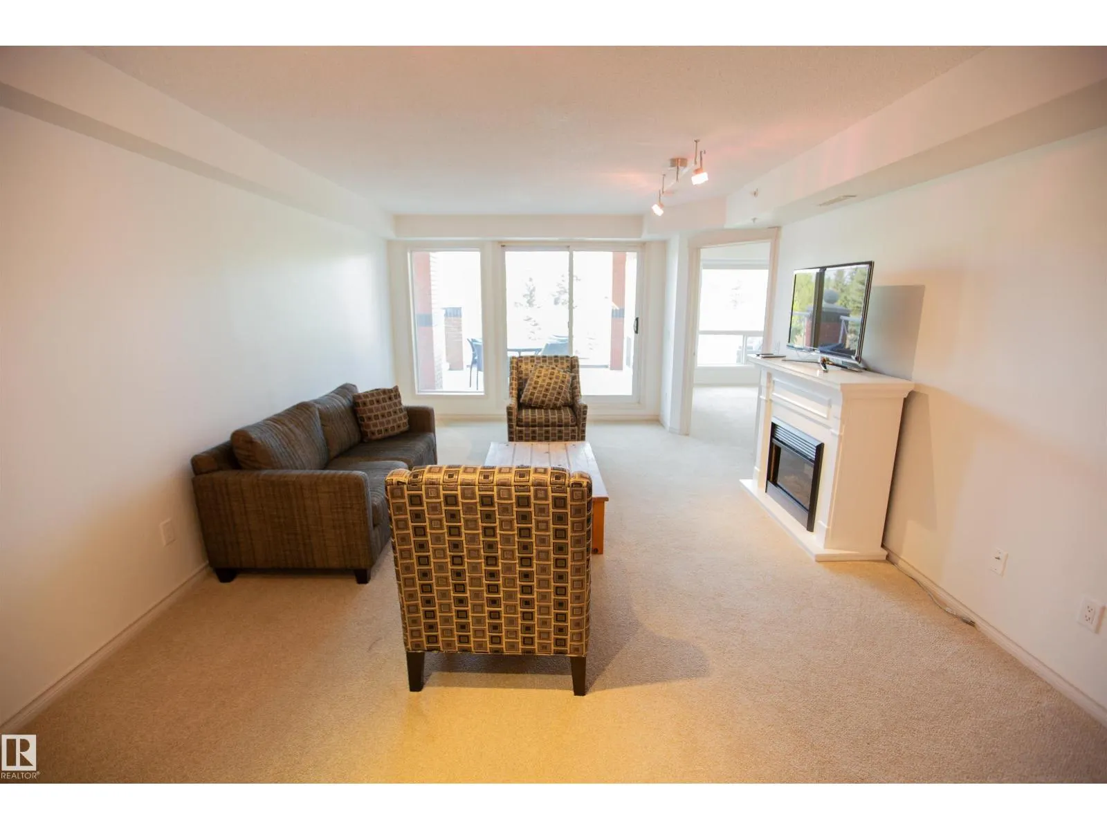 #325 7510 89 ST NW