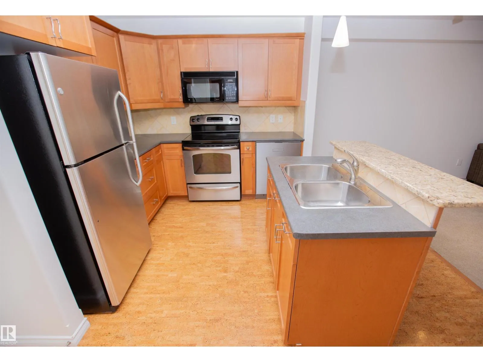 #325 7510 89 ST NW