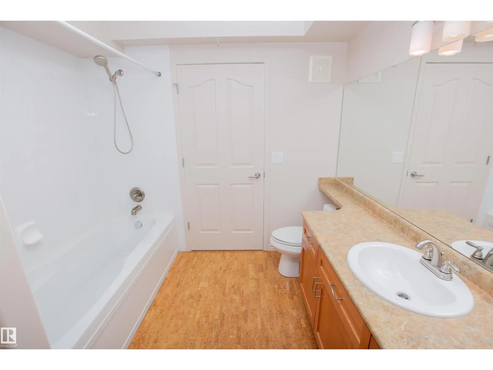 #325 7510 89 ST NW