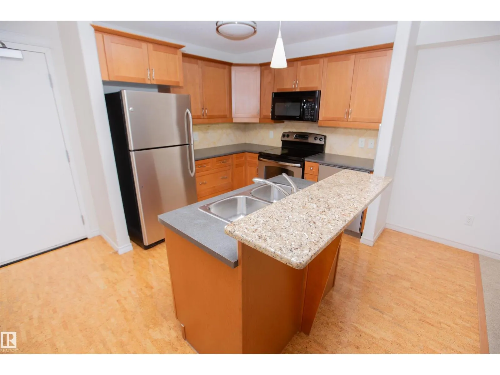 #325 7510 89 ST NW