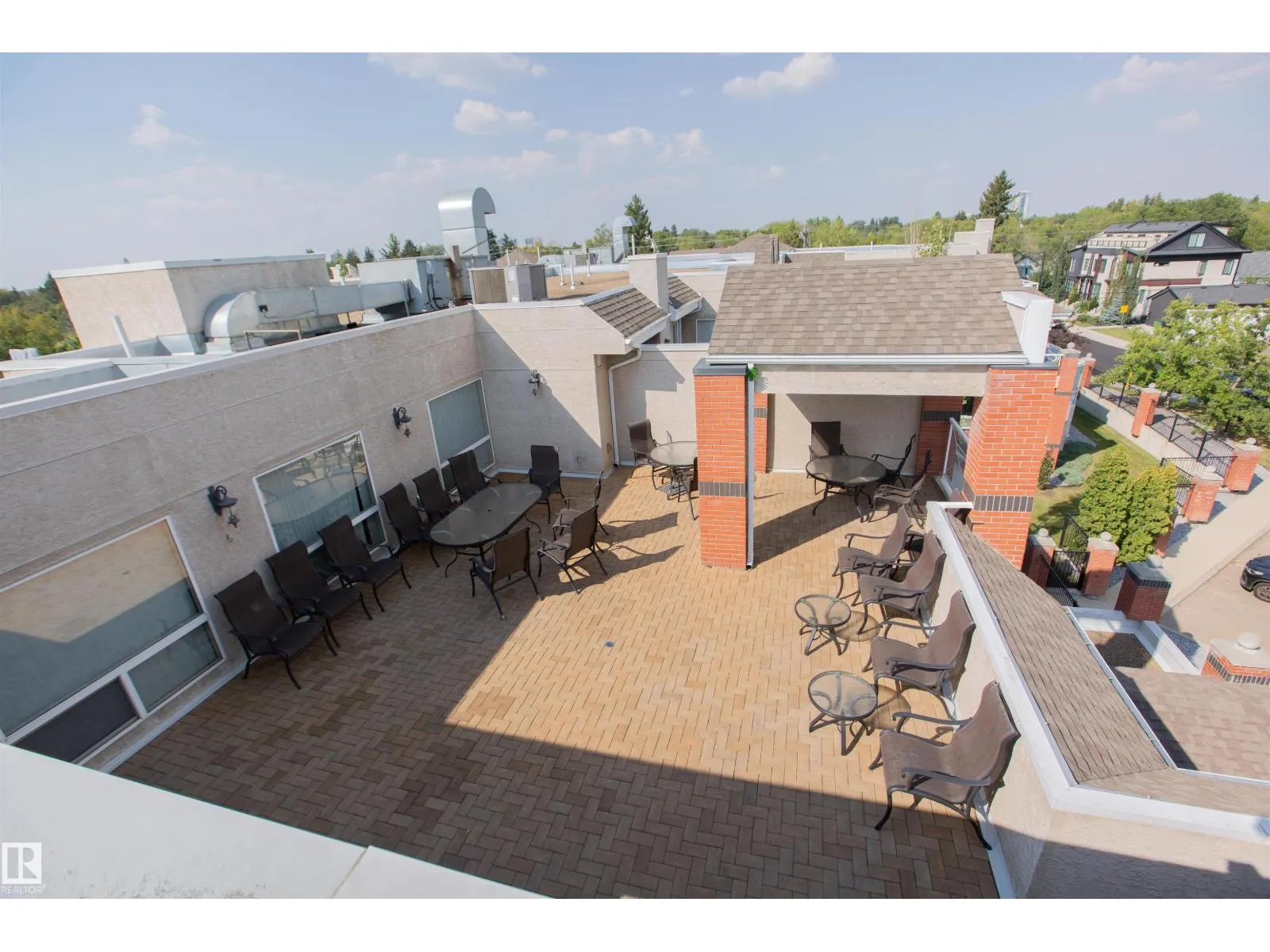 #325 7510 89 ST NW
